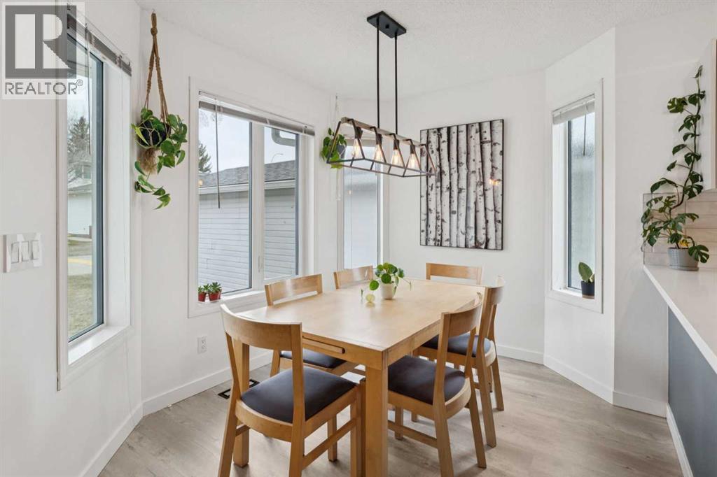 92 Scenic Gardens Nw, Calgary, Alberta  T3L 1Y6 - Photo 3 - A2305633