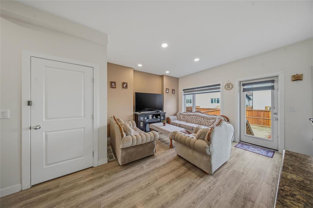 335 Old Commonwealth Path, Winnipeg, Manitoba  R2P 2X7 - Photo 7 - 202608577