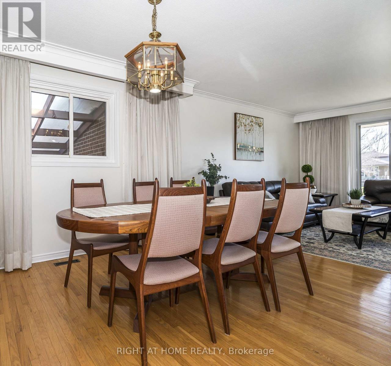 8 Mira Road, Markham (Thornhill), Ontario  L3T 2H6 - Photo 16 - N13053098