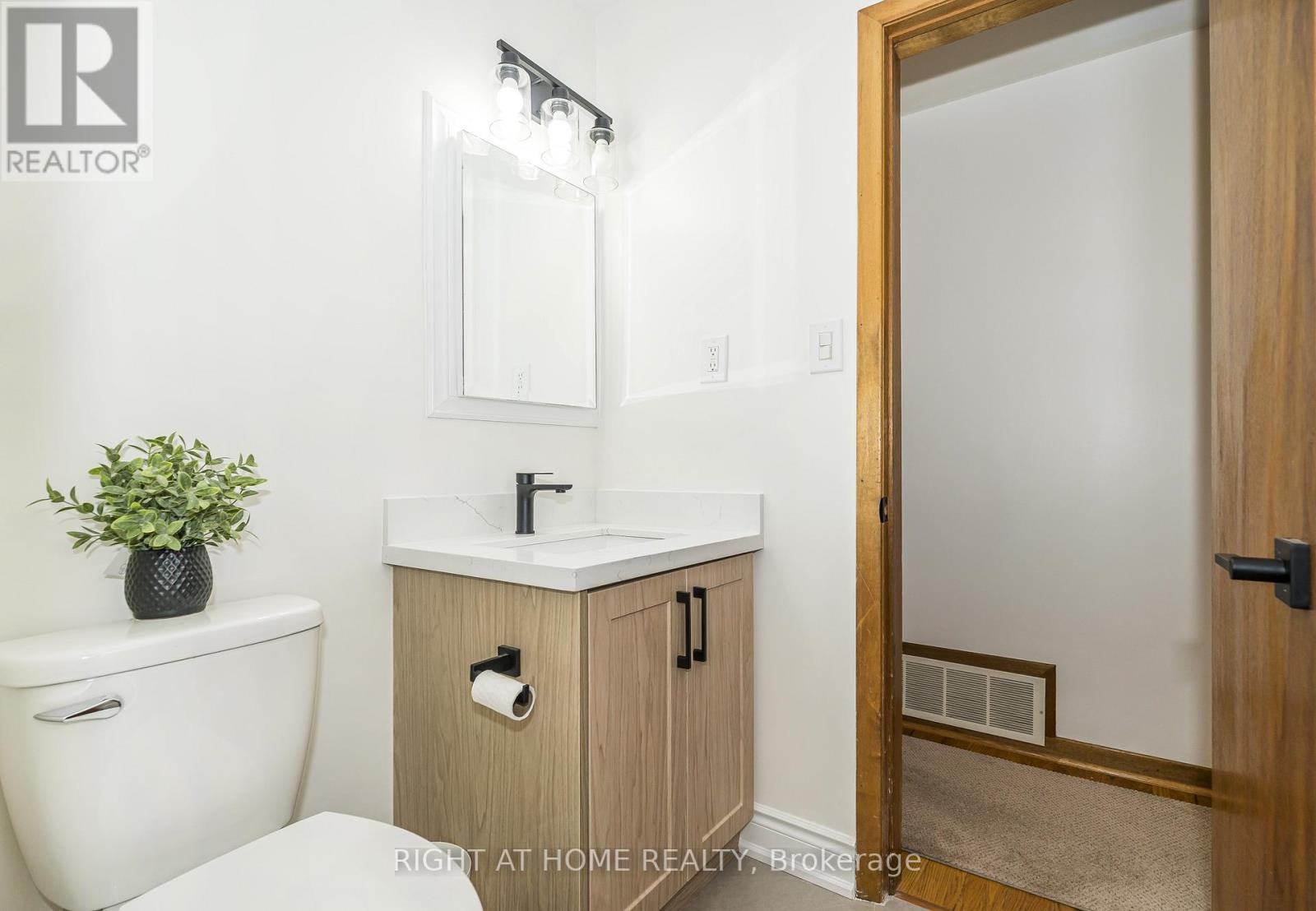 8 Mira Road, Markham (Thornhill), Ontario  L3T 2H6 - Photo 20 - N13053098