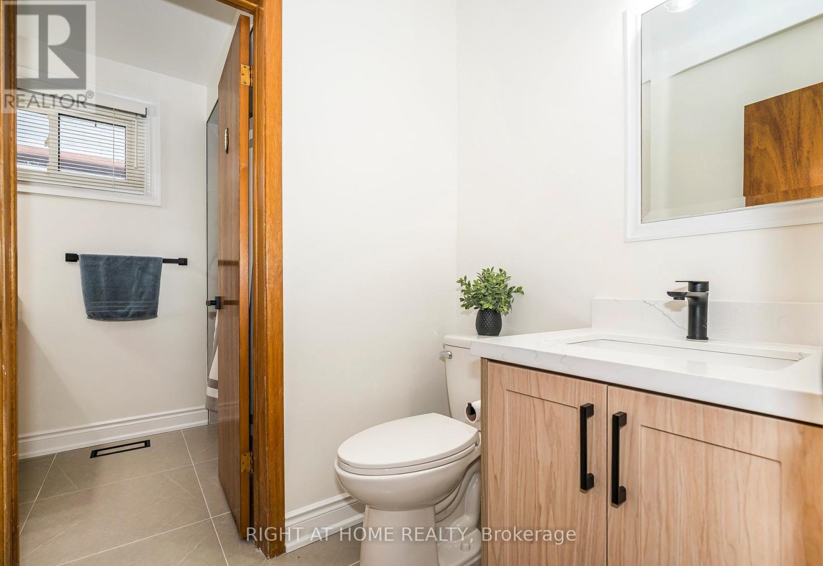 8 Mira Road, Markham (Thornhill), Ontario  L3T 2H6 - Photo 23 - N13053098