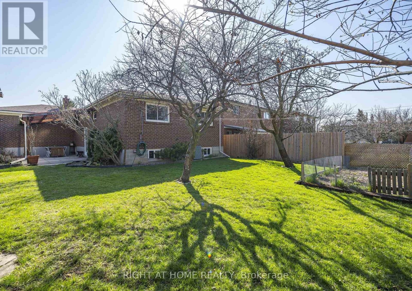 8 Mira Road, Markham (Thornhill), Ontario  L3T 2H6 - Photo 41 - N13053098