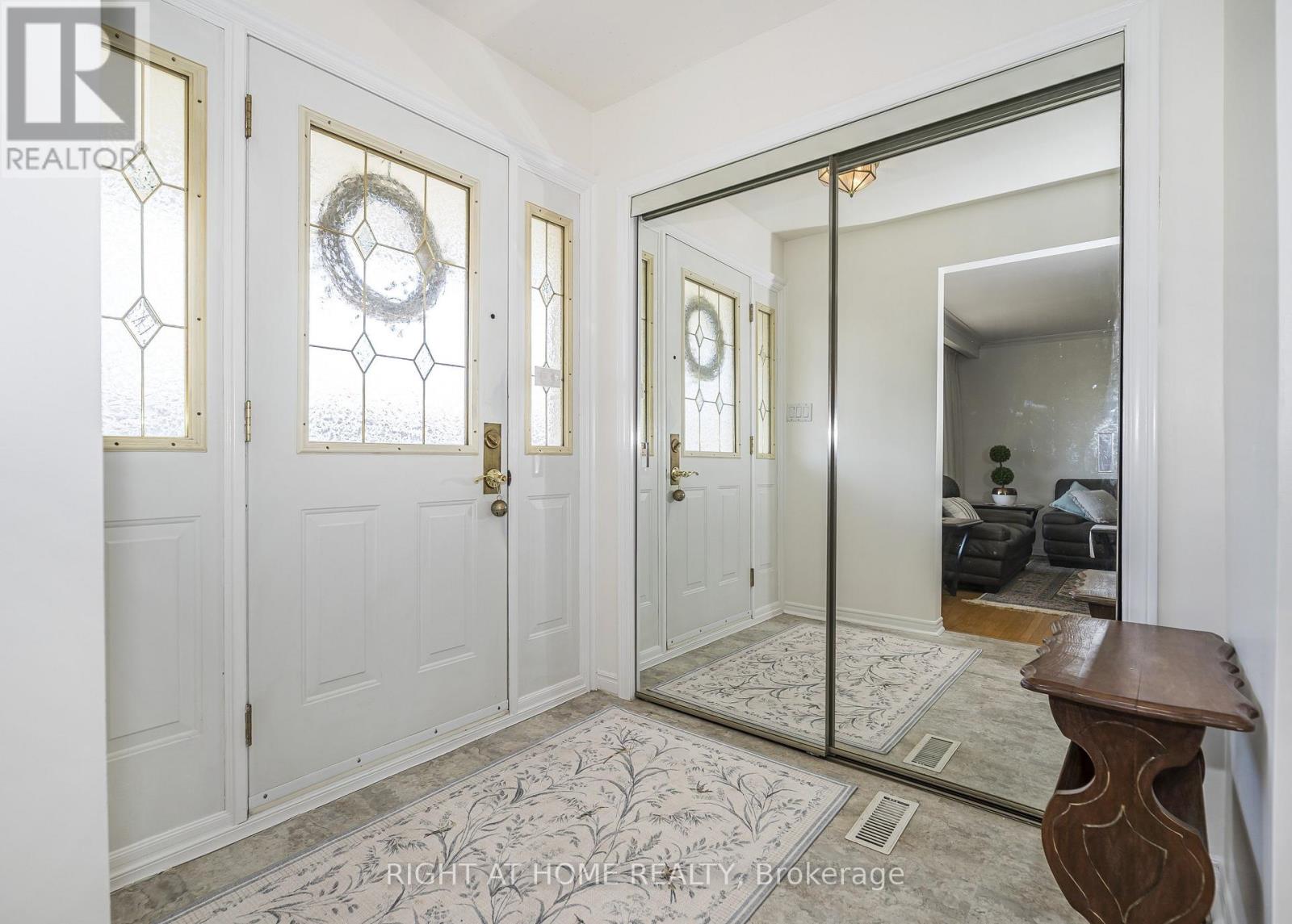 8 Mira Road, Markham (Thornhill), Ontario  L3T 2H6 - Photo 5 - N13053098