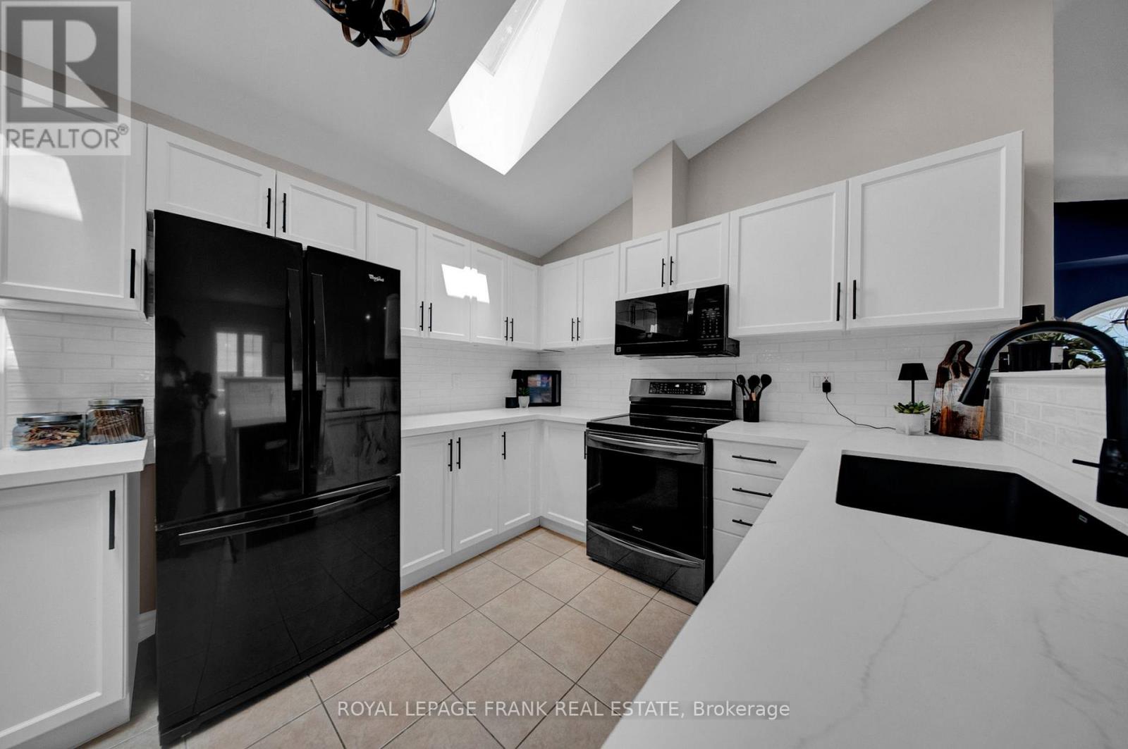 78 Cecil Found Crescent, Clarington, Ontario  L1E 2W1 - Photo 10 - E13052054