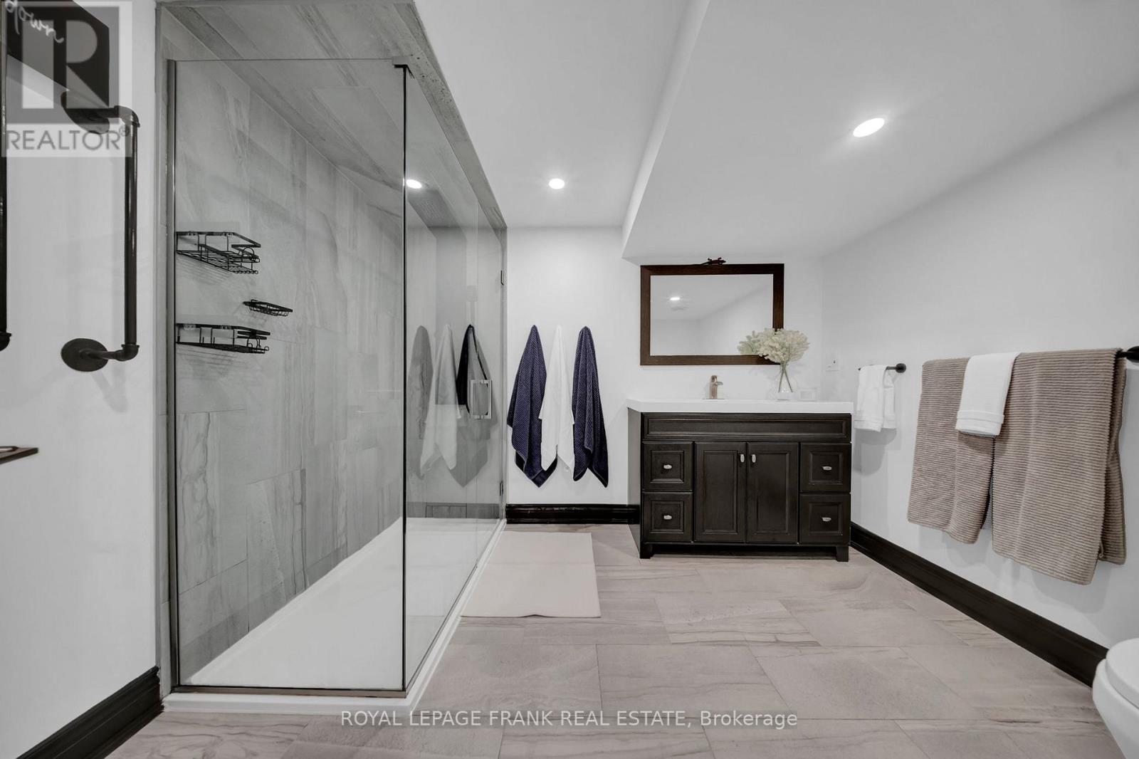 78 Cecil Found Crescent, Clarington, Ontario  L1E 2W1 - Photo 28 - E13052054