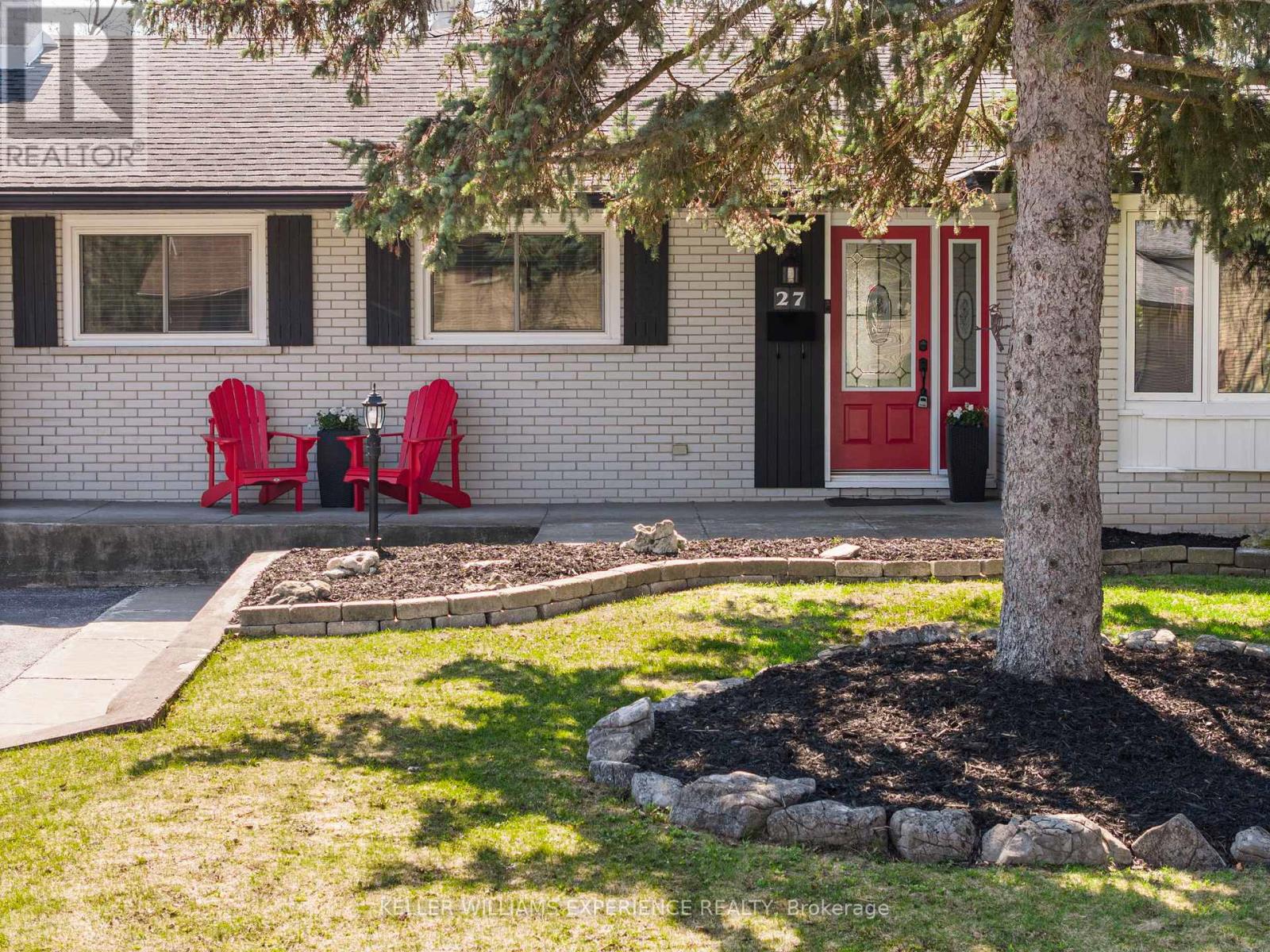 27 Ottaway Avenue, Barrie (Wellington), Ontario  L4M 2W6 - Photo 3 - S13053100