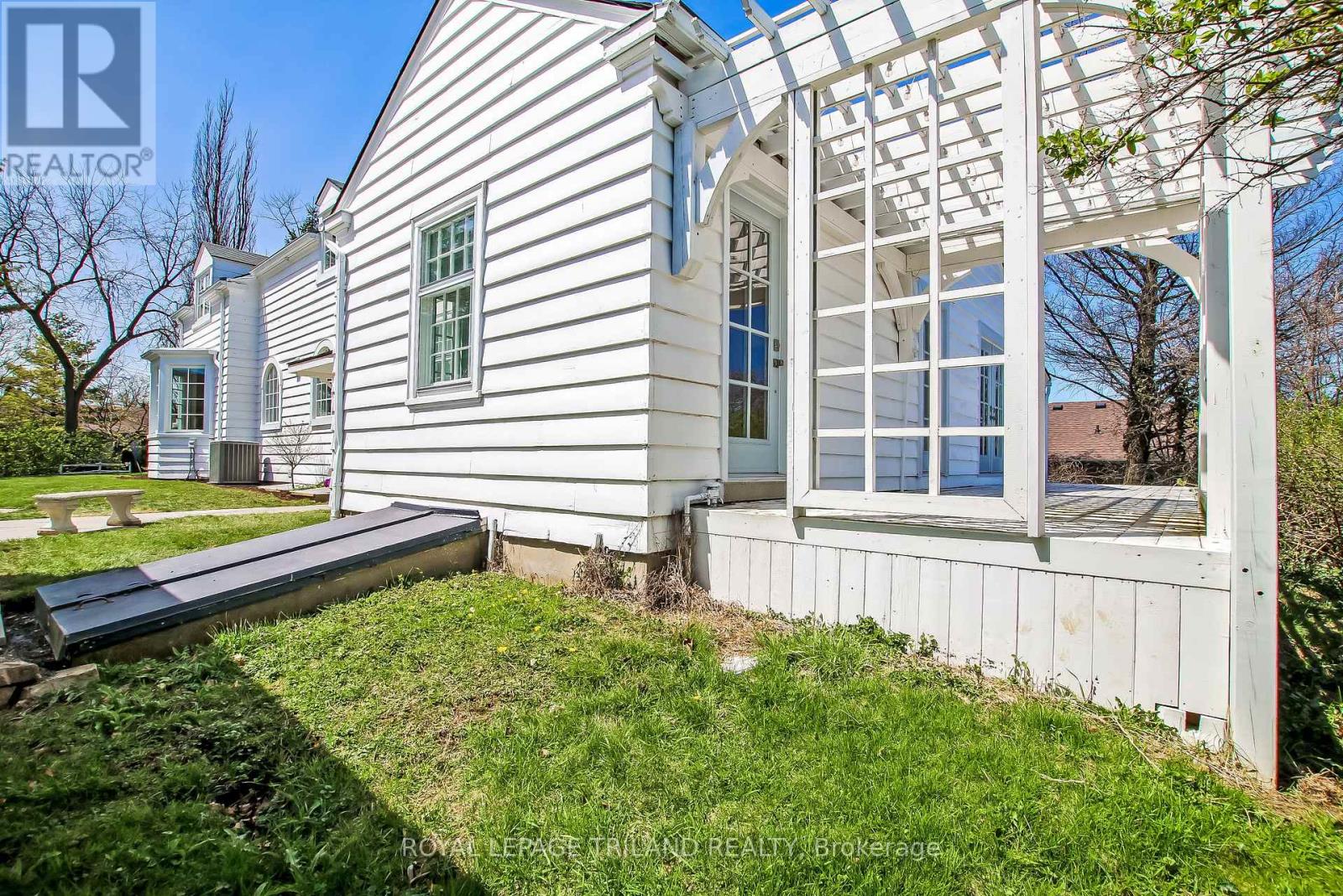 1965 Highland Heights, London South, Ontario  N6C 6C4 - Photo 40 - X12670878