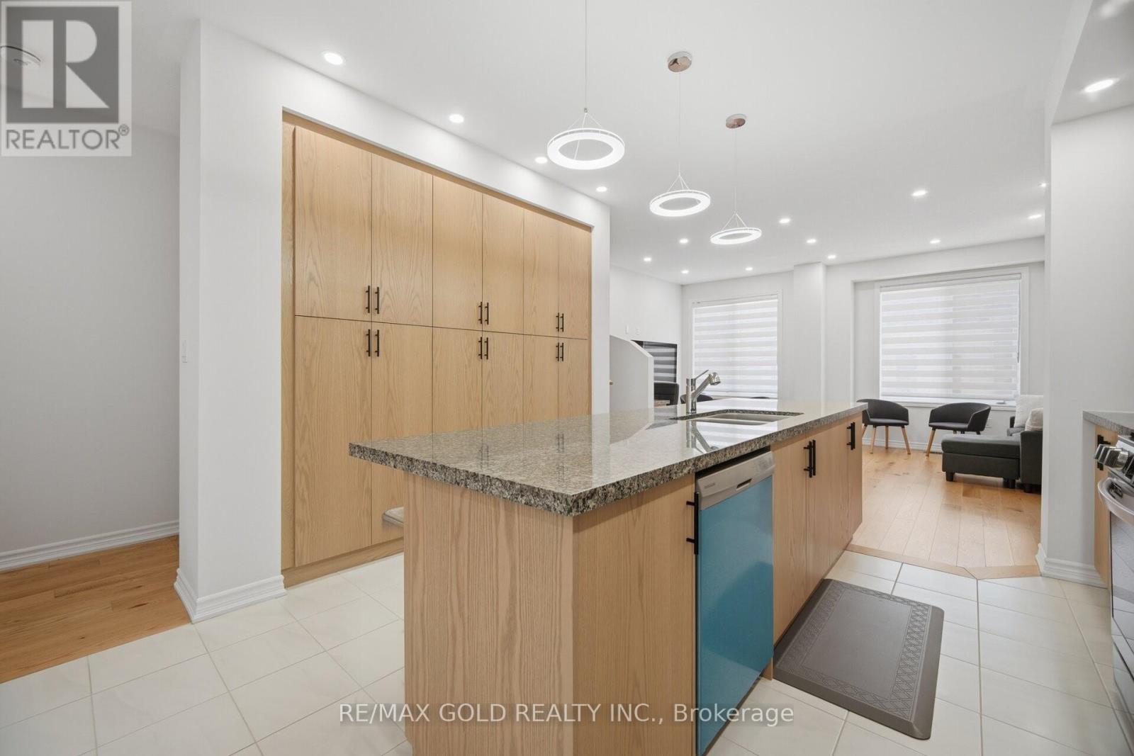 13 Lavinia Road, Brampton, Ontario  L6P 4N7 - Photo 7 - W13053126