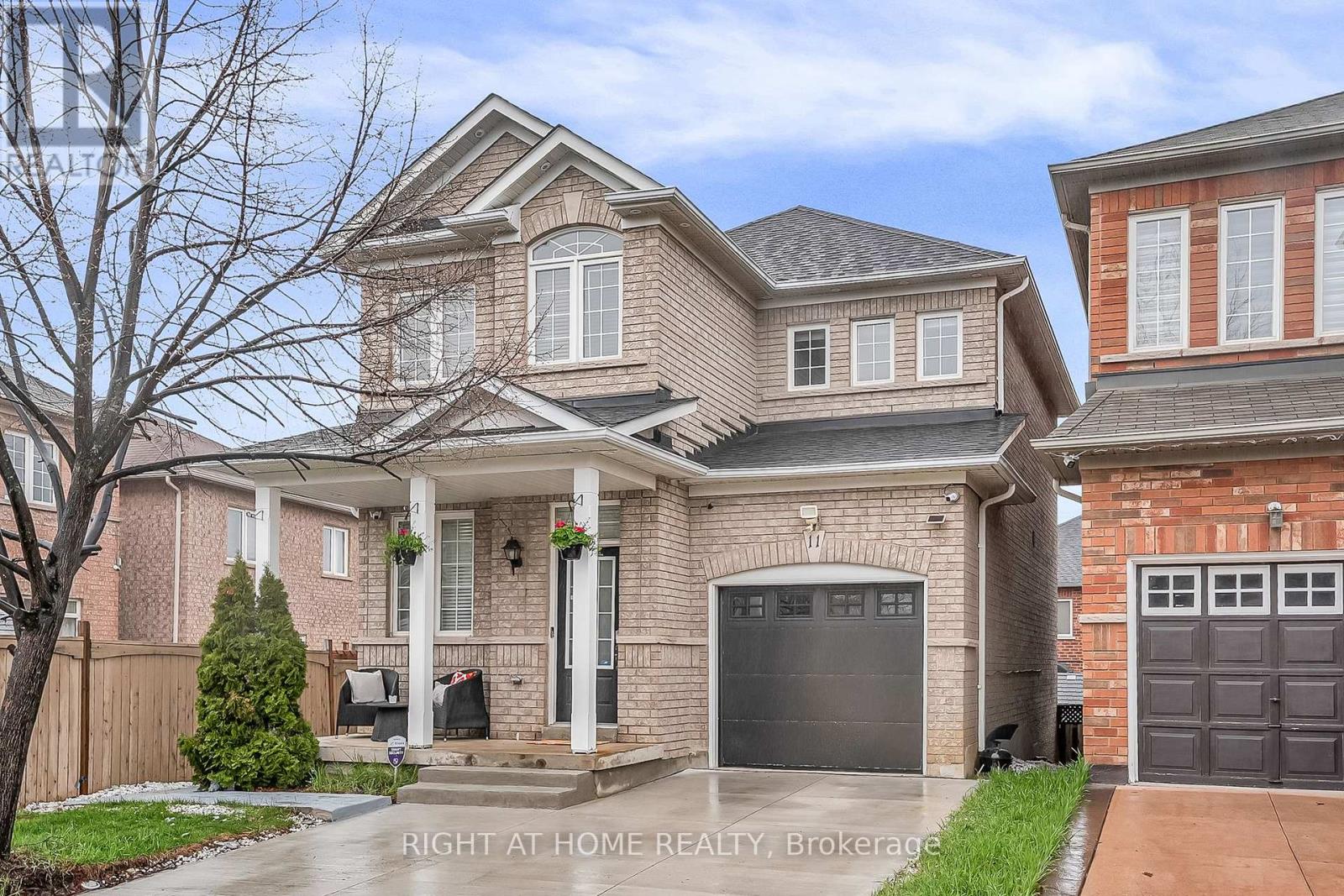 11 TOBERMORY CRESCENT, Brampton, Ontario