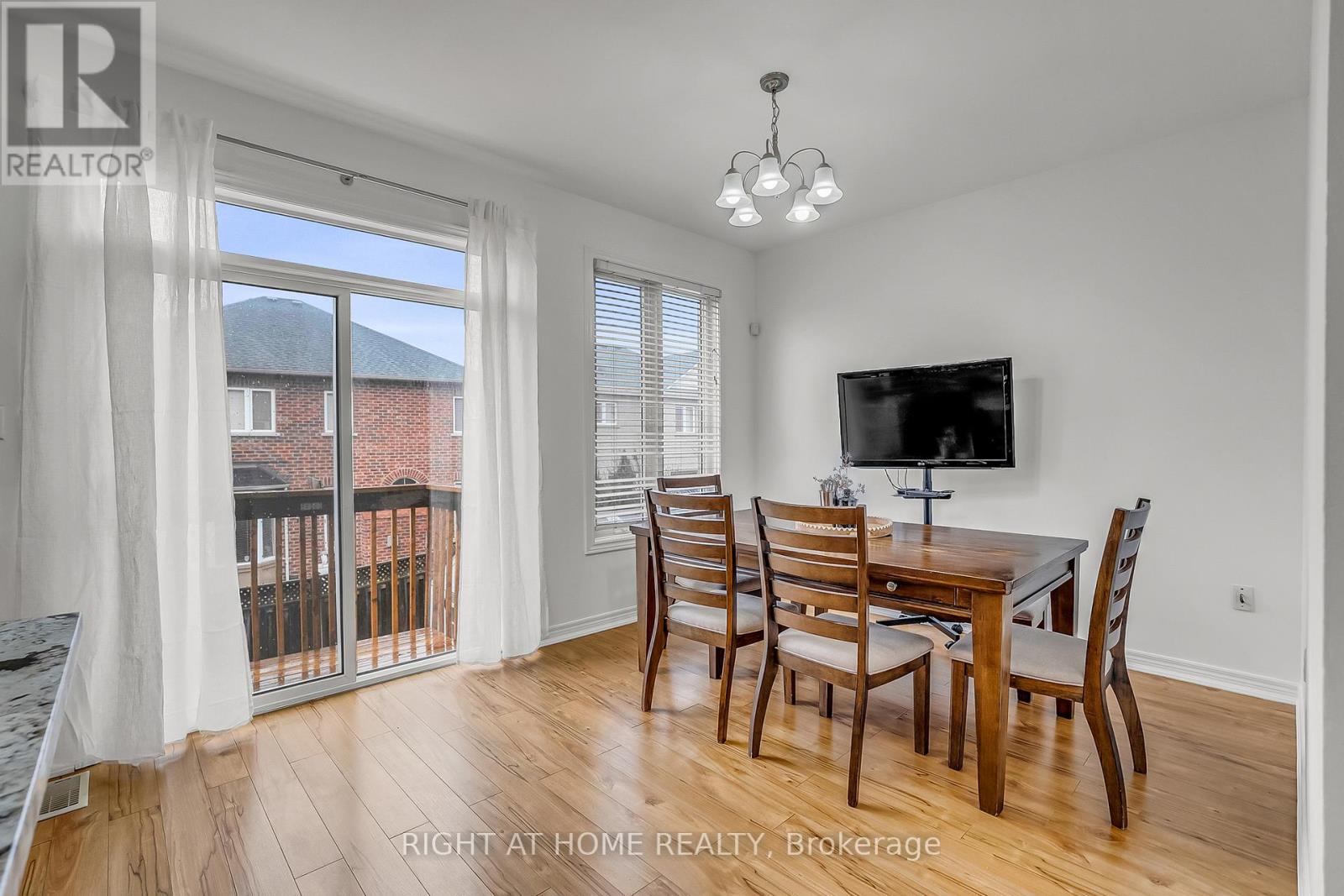 11 Tobermory Crescent, Brampton, Ontario  L6V 4T6 - Photo 12 - W13053172