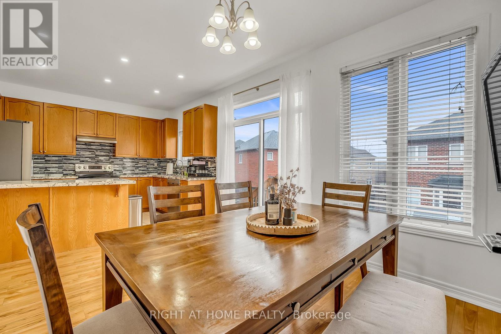 11 Tobermory Crescent, Brampton, Ontario  L6V 4T6 - Photo 13 - W13053172