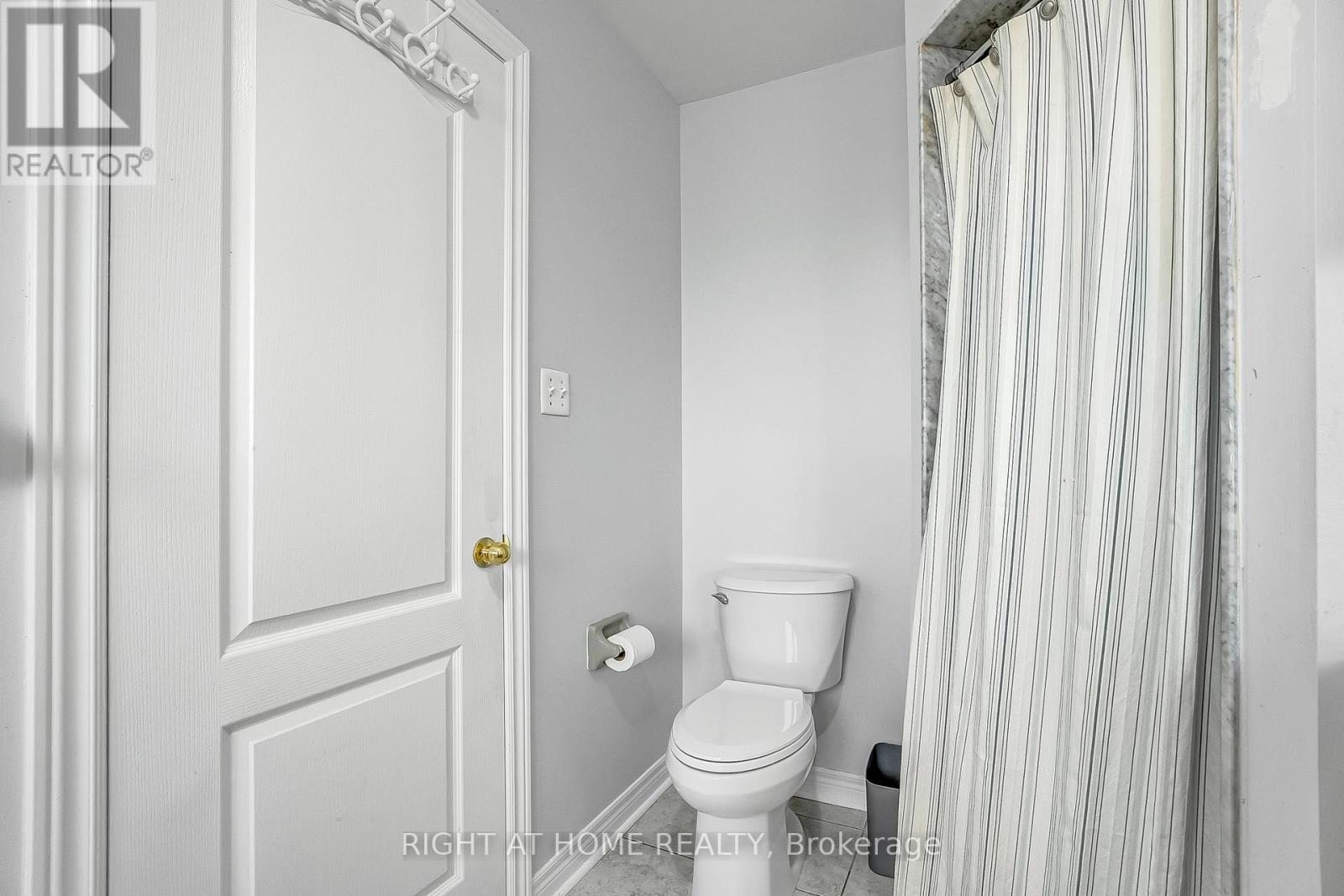11 Tobermory Crescent, Brampton, Ontario  L6V 4T6 - Photo 23 - W13053172