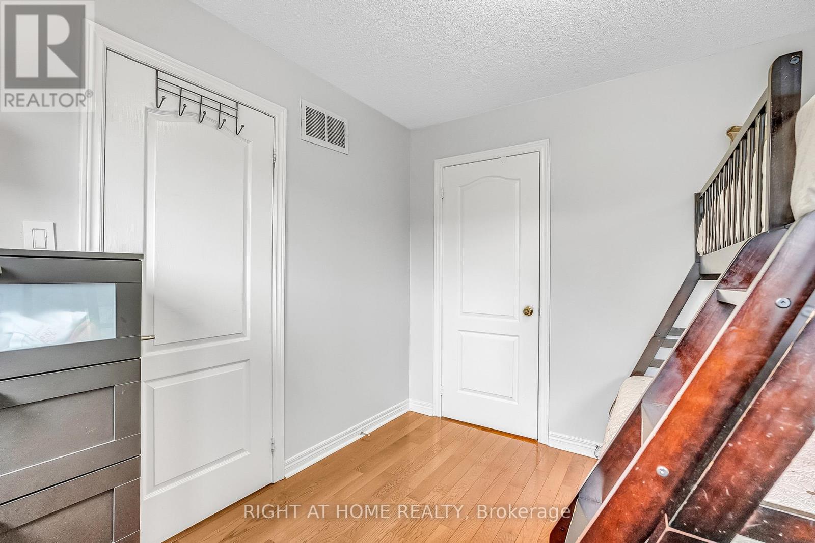 11 Tobermory Crescent, Brampton, Ontario  L6V 4T6 - Photo 28 - W13053172