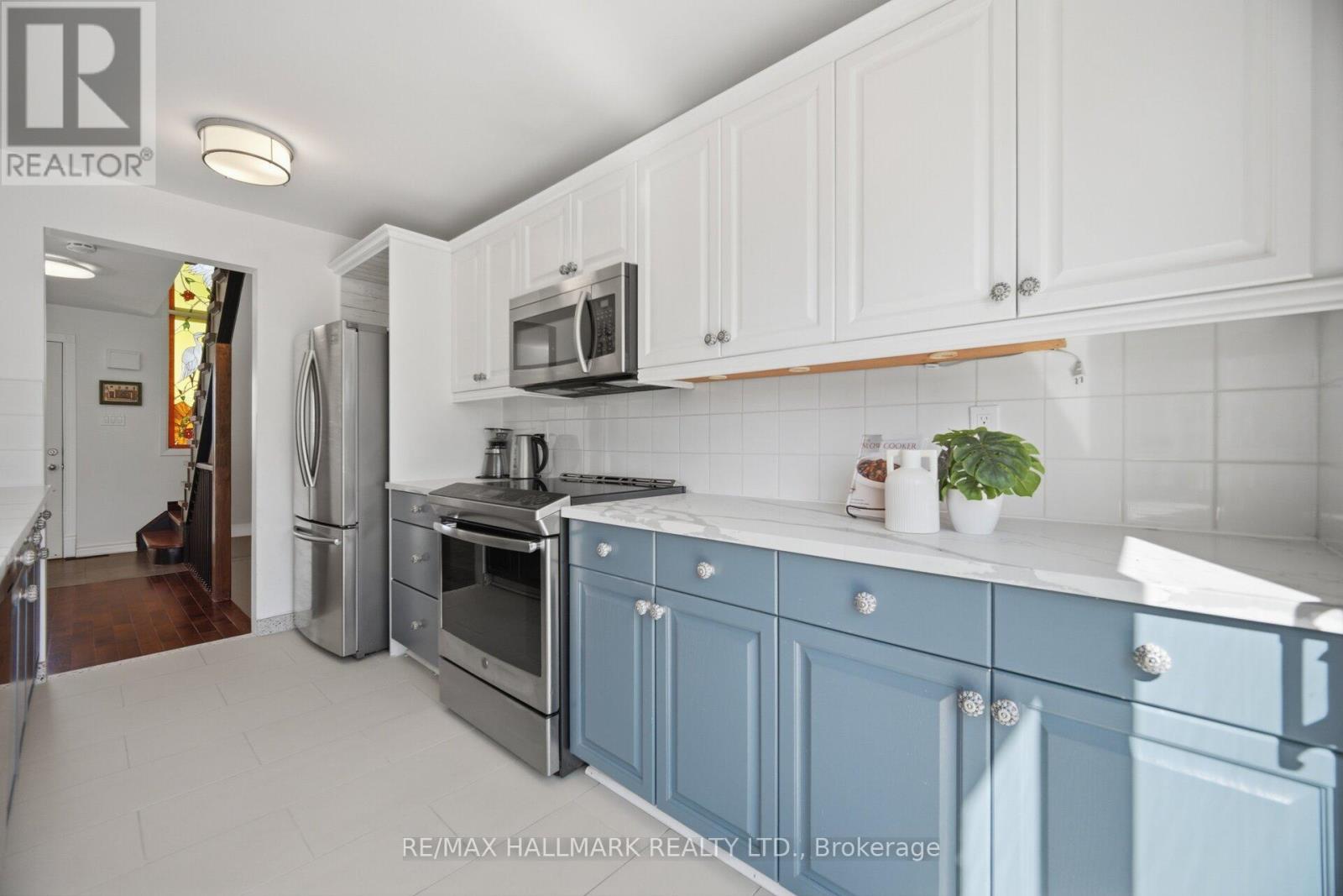 10 Northgate Boulevard, Brampton, Ontario  L6S 4A6 - Photo 3 - W13053216