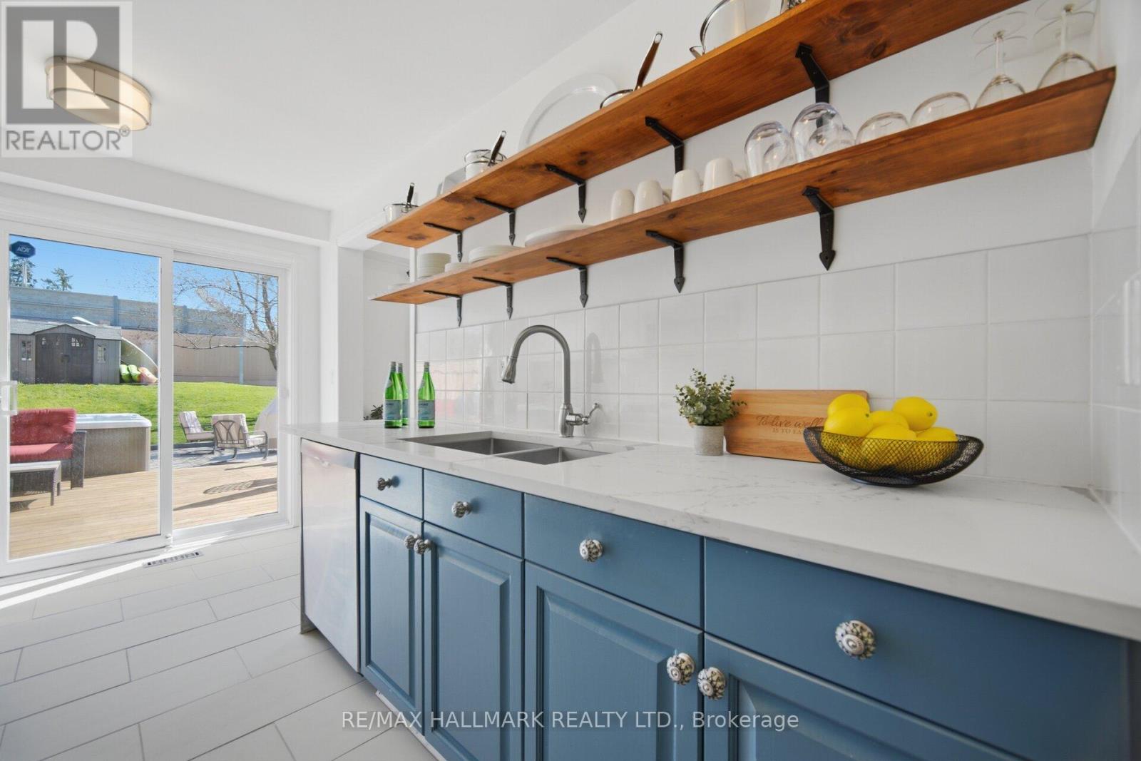 10 Northgate Boulevard, Brampton, Ontario  L6S 4A6 - Photo 4 - W13053216