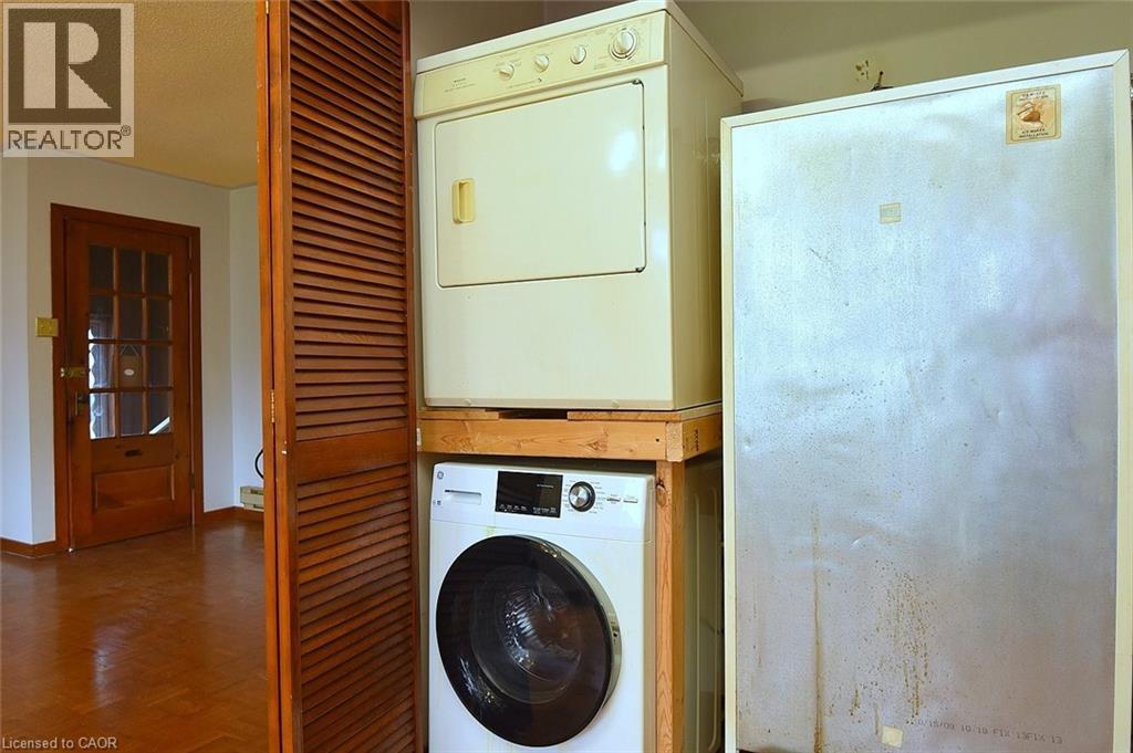 548 Upper Wentworth Street, Hamilton, Ontario  L9A 4T9 - Photo 16 - 40818472