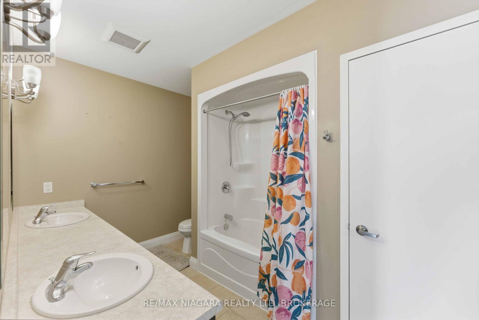 404 - 26 Wellington Street, St. Catharines, Ontario  L2R 5P8 - Photo 20 - X12929028