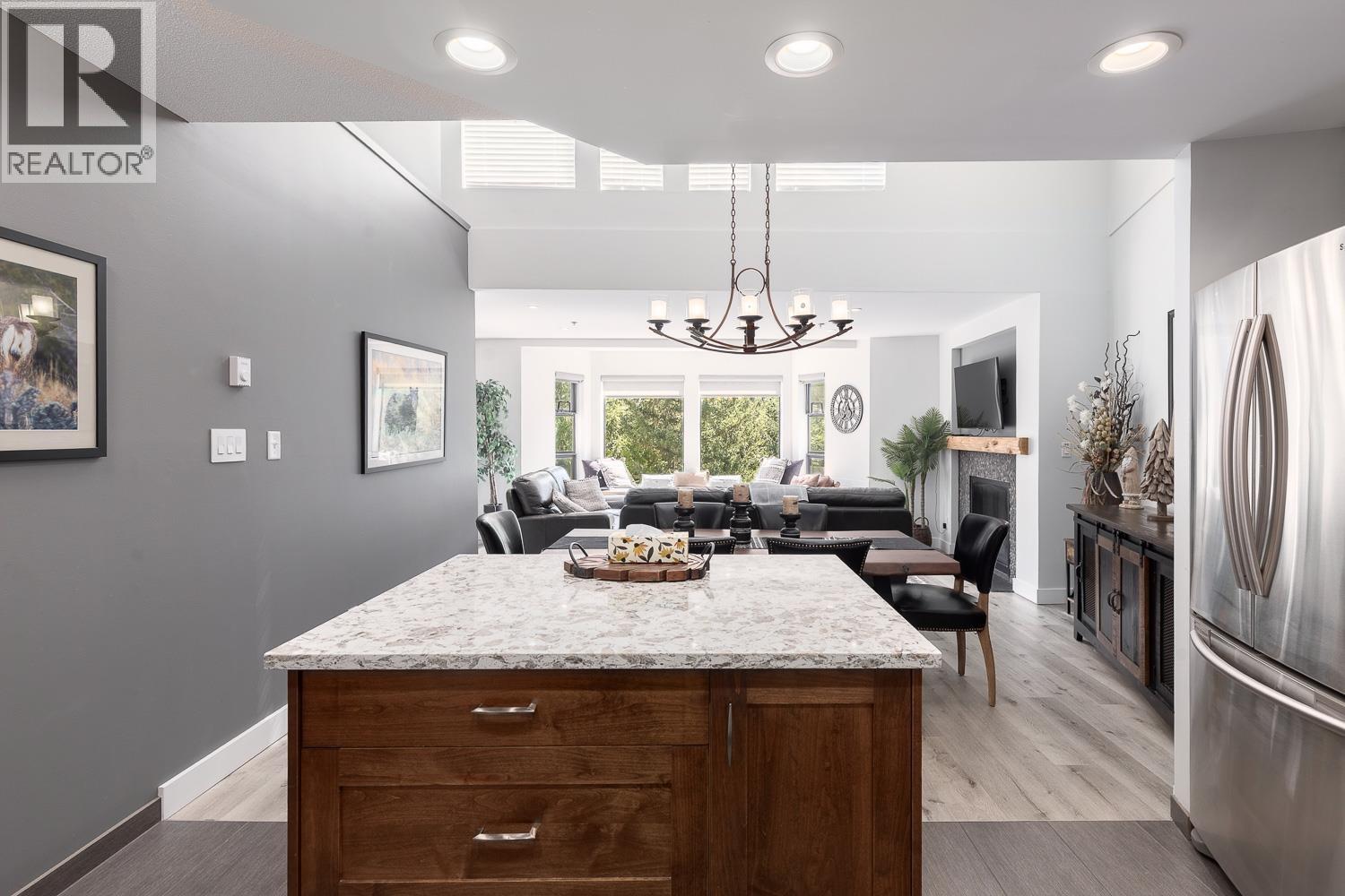 325 3309 Ptarmigan Place, Whistler, British Columbia  V8E 0V6 - Photo 4 - R3097143