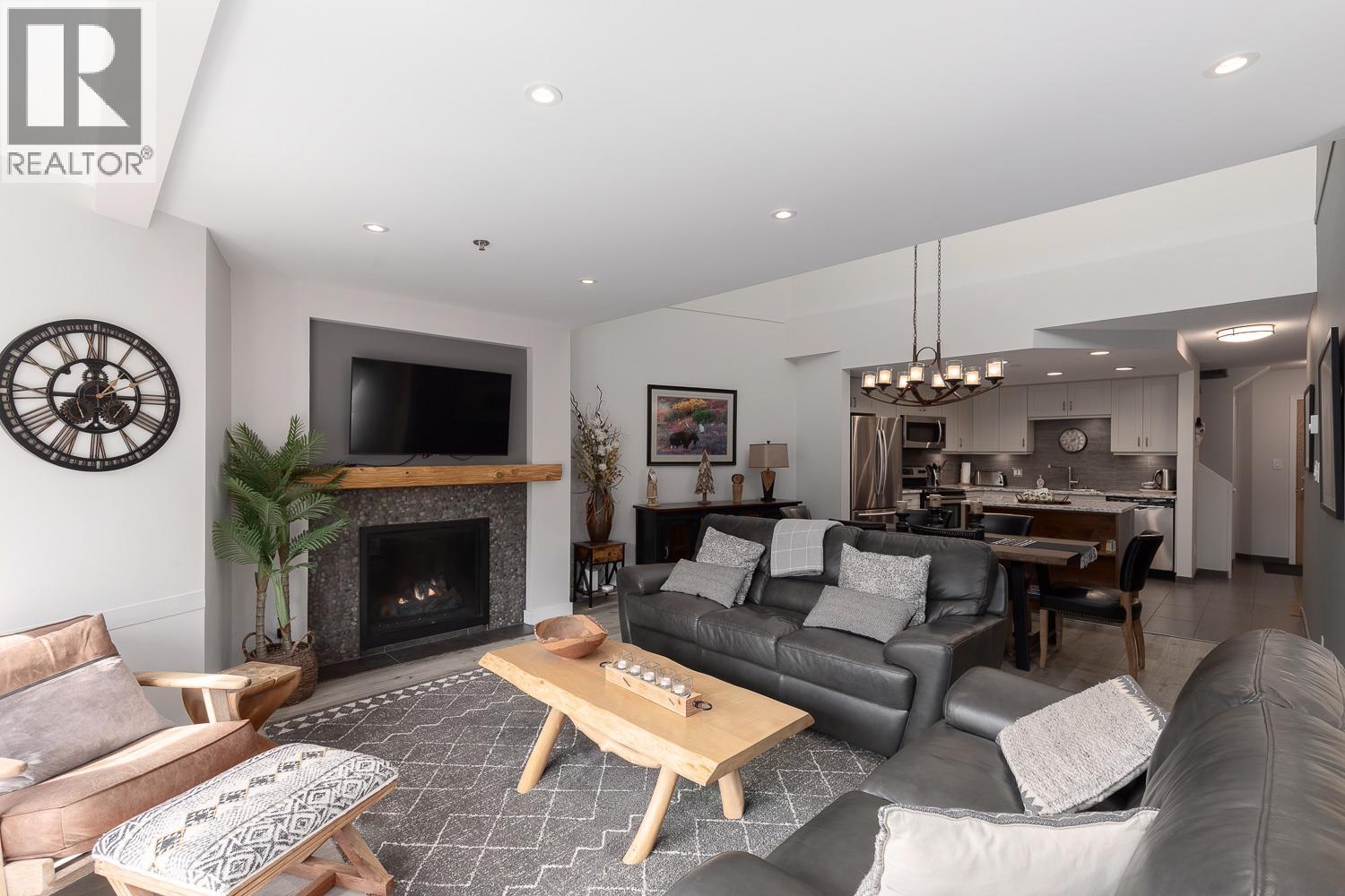 325 3309 Ptarmigan Place, Whistler, British Columbia  V8E 0V6 - Photo 8 - R3097143