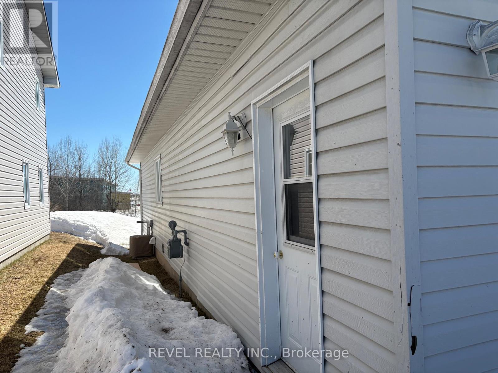 4 Cree Road, Cochrane, Ontario  P0L 1C0 - Photo 3 - T13053238