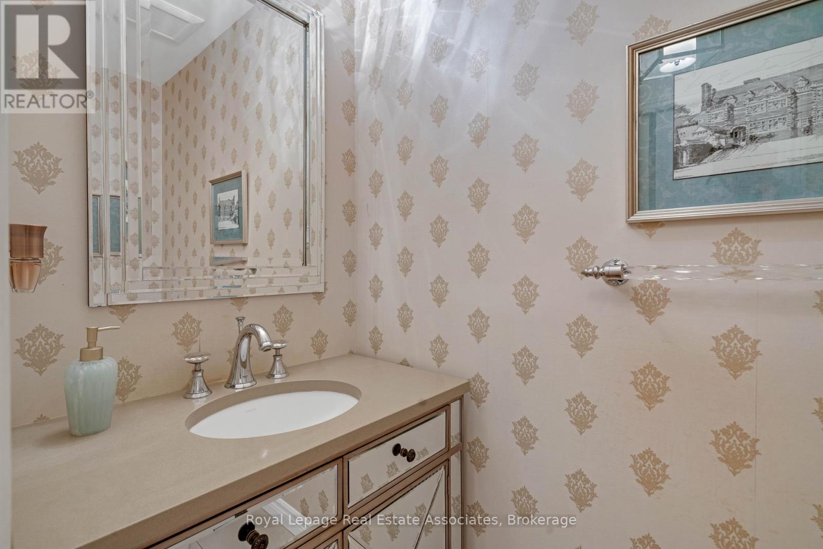 23 Handorf Drive, Cambridge, Ontario  N3C 3Y2 - Photo 13 - X13053142