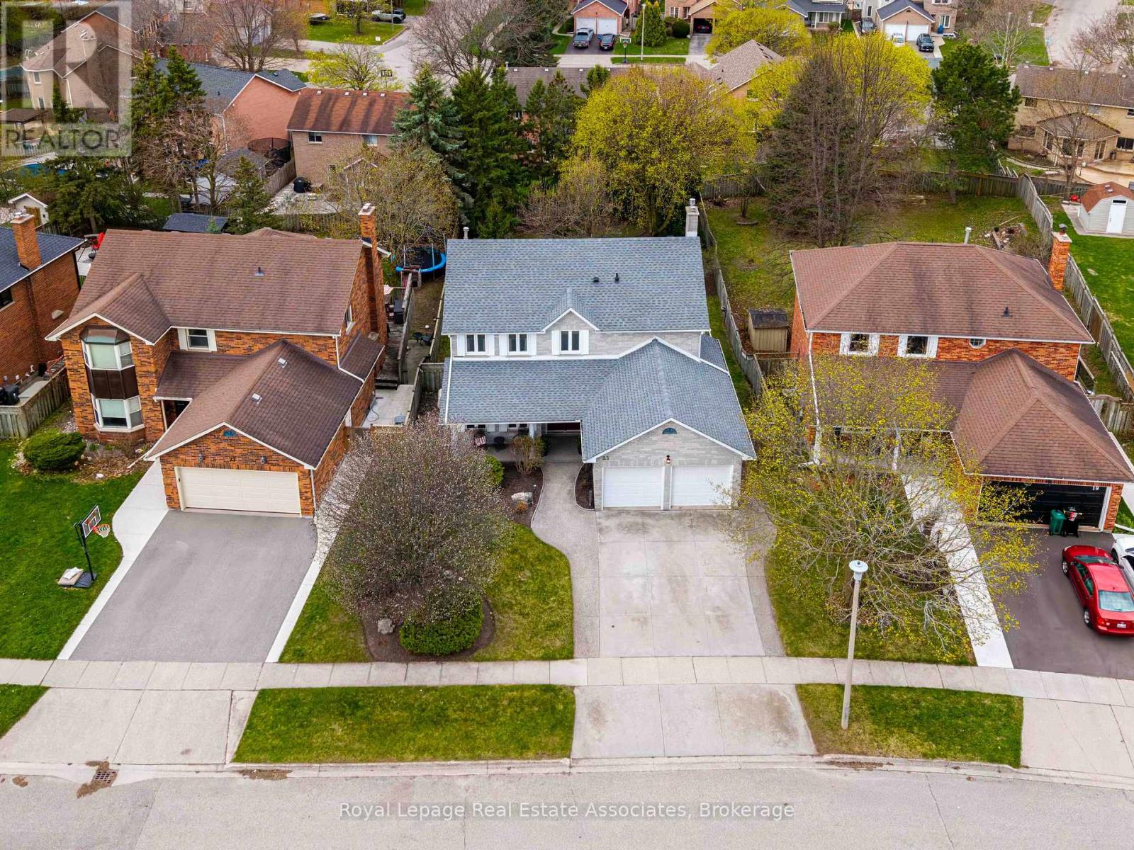 23 Handorf Drive, Cambridge, Ontario  N3C 3Y2 - Photo 2 - X13053142