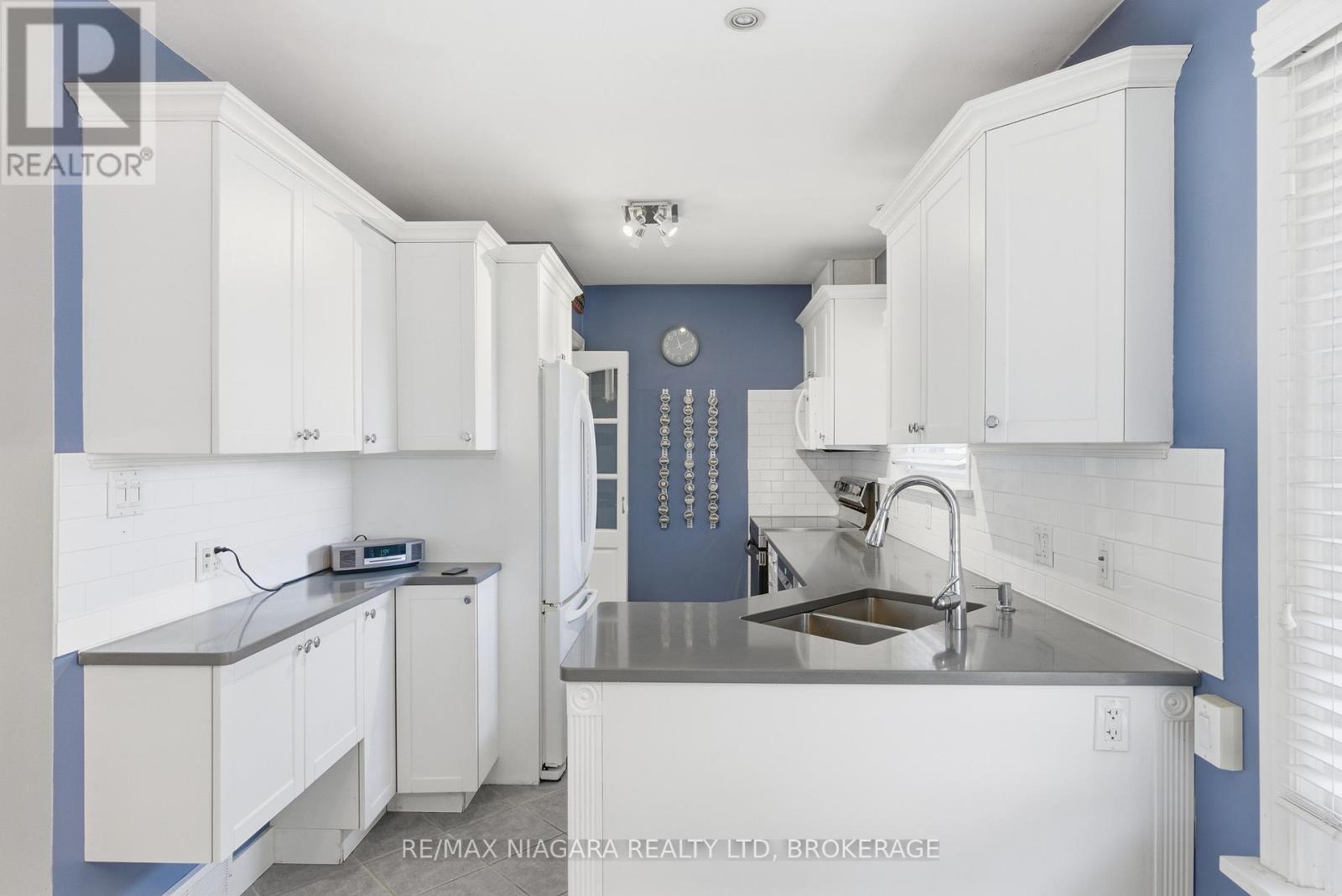 6596 Huggins Street, Niagara Falls, Ontario  L2J 1H4 - Photo 10 - X13053264