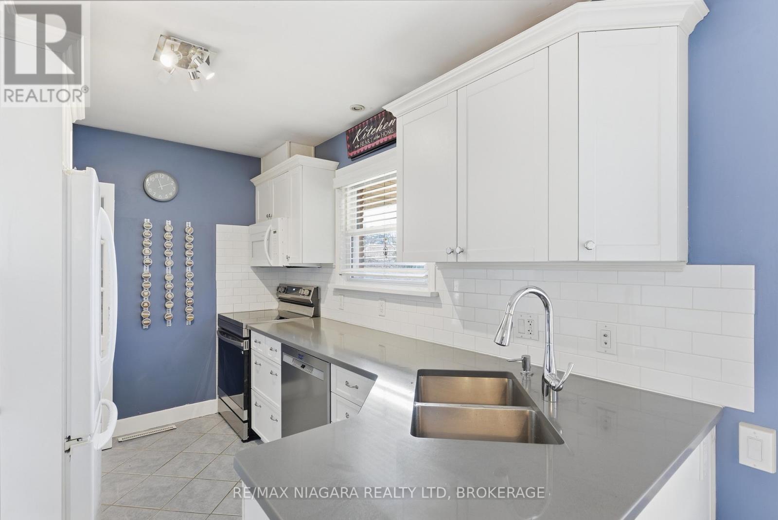 6596 Huggins Street, Niagara Falls, Ontario  L2J 1H4 - Photo 11 - X13053264