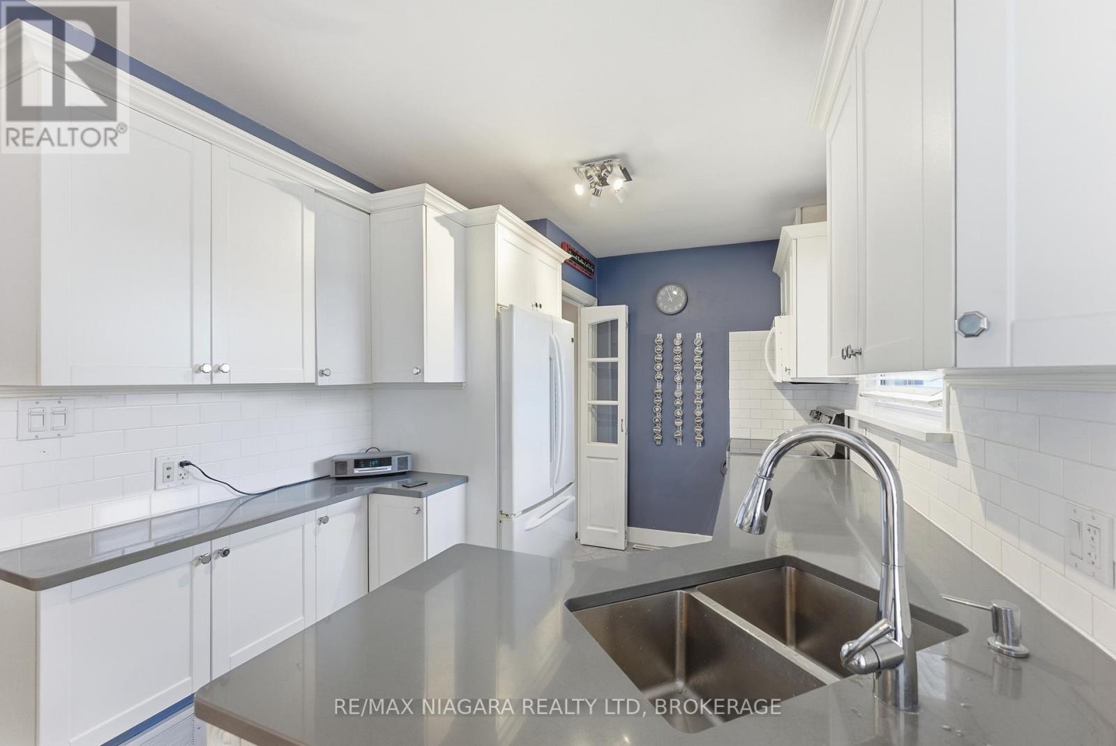 6596 Huggins Street, Niagara Falls, Ontario  L2J 1H4 - Photo 12 - X13053264