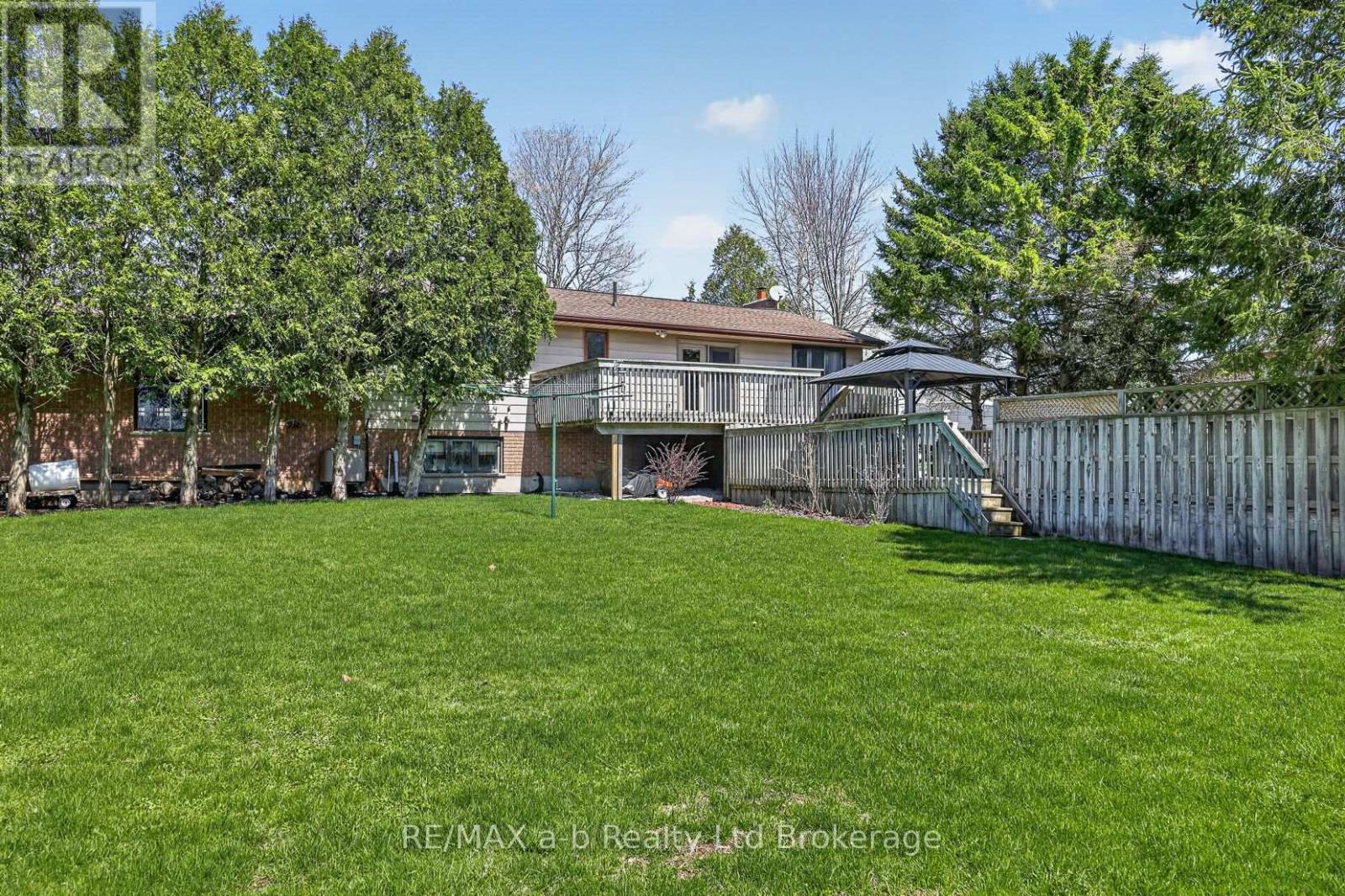 2487 Mossley Drive, Thames Centre, Ontario  N0L 1V0 - Photo 11 - X13053382