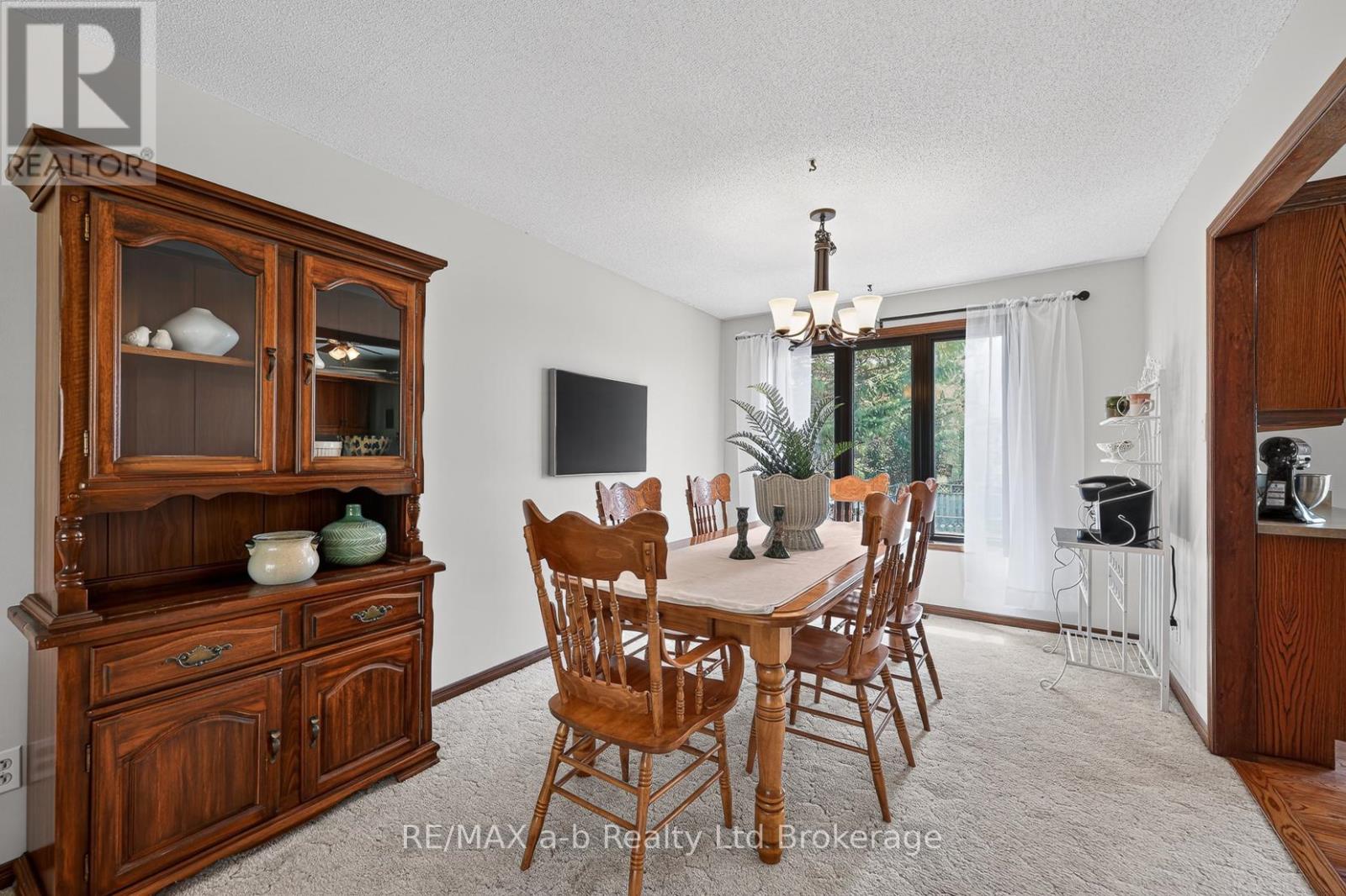 2487 Mossley Drive, Thames Centre, Ontario  N0L 1V0 - Photo 19 - X13053382