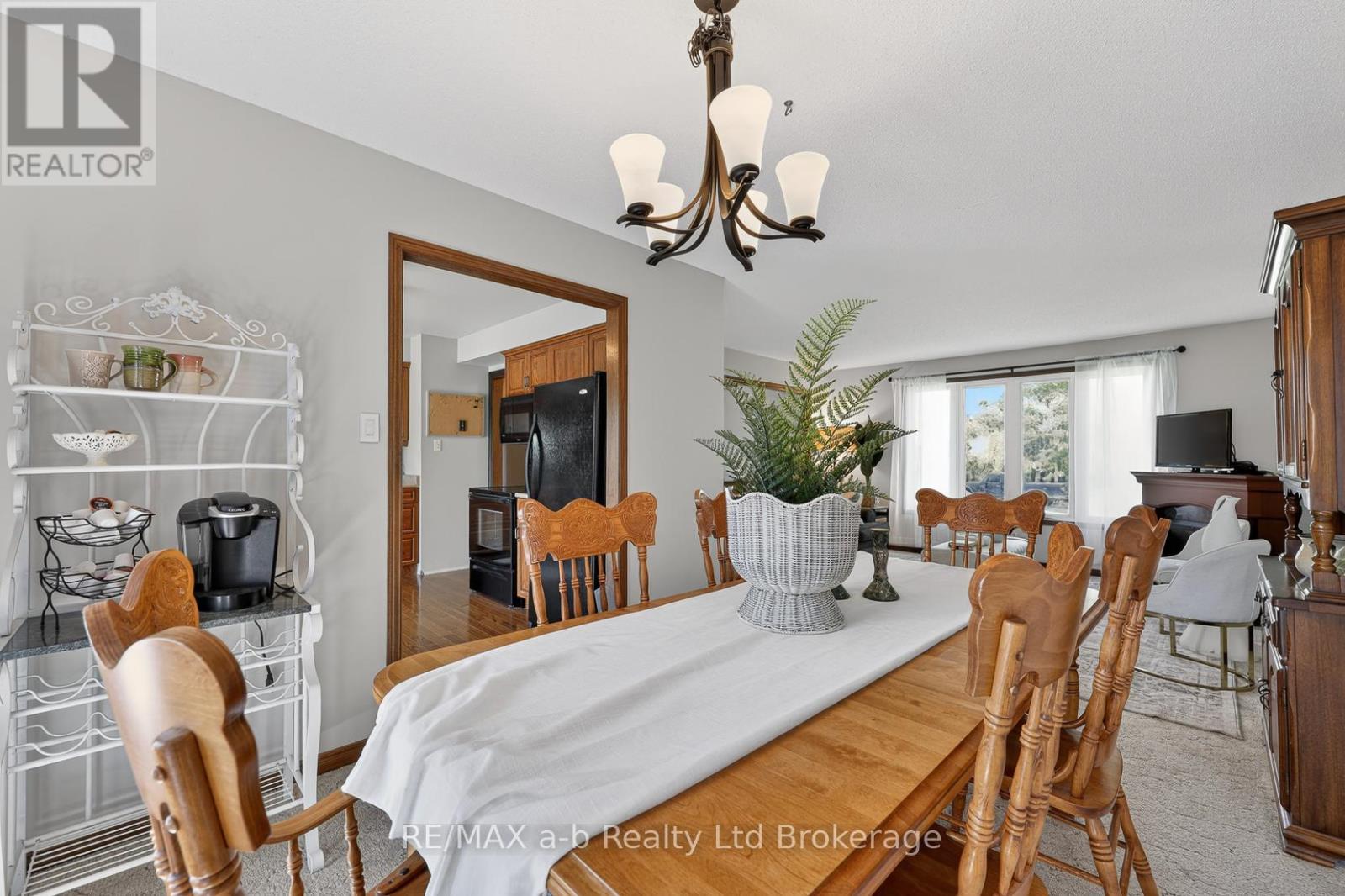 2487 Mossley Drive, Thames Centre, Ontario  N0L 1V0 - Photo 20 - X13053382