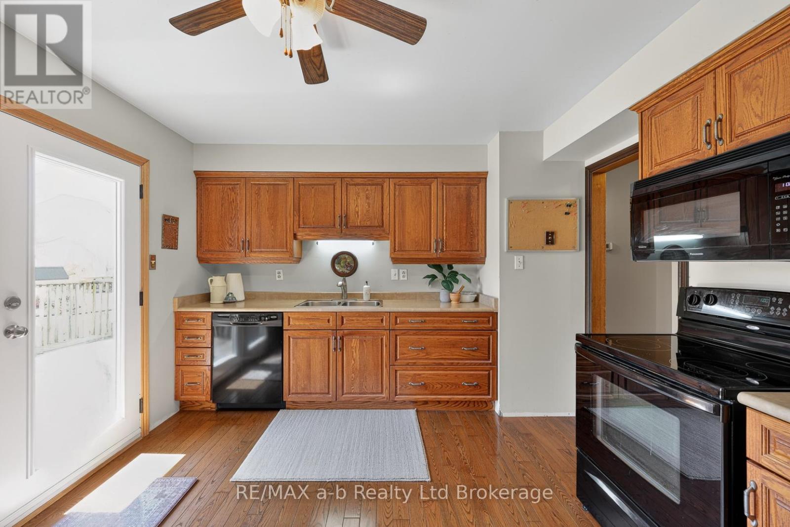 2487 Mossley Drive, Thames Centre, Ontario  N0L 1V0 - Photo 21 - X13053382