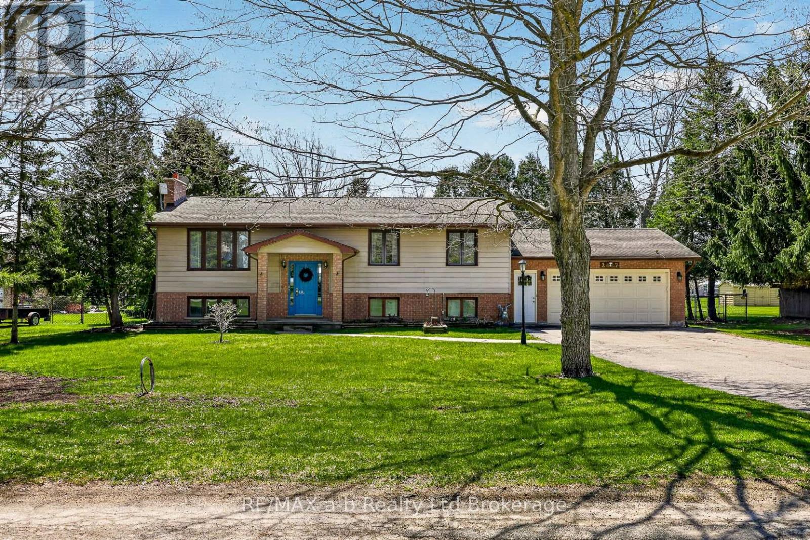 2487 Mossley Drive, Thames Centre, Ontario  N0L 1V0 - Photo 3 - X13053382