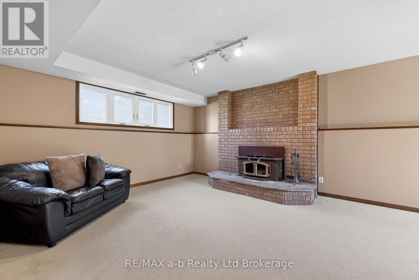 2487 Mossley Drive, Thames Centre, Ontario  N0L 1V0 - Photo 32 - X13053382