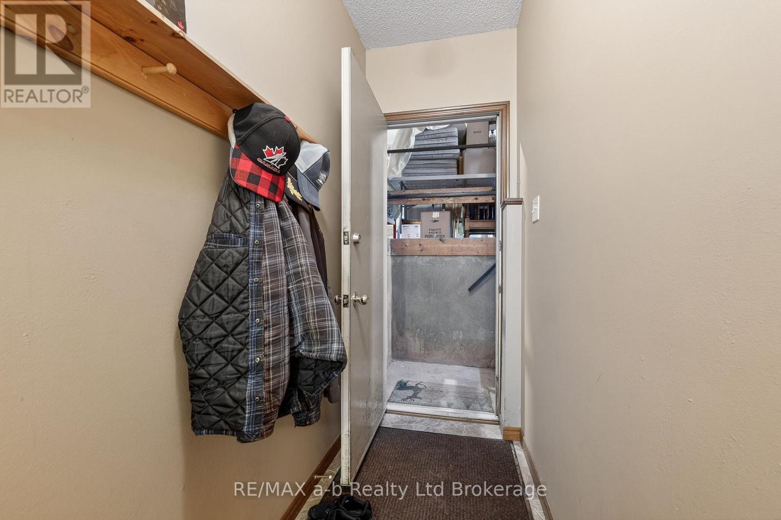 2487 Mossley Drive, Thames Centre, Ontario  N0L 1V0 - Photo 35 - X13053382