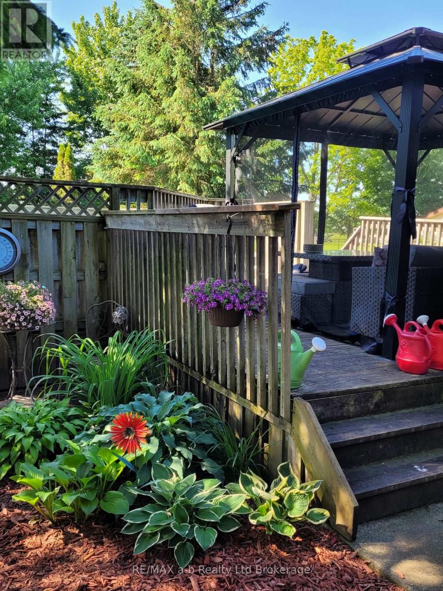 2487 Mossley Drive, Thames Centre, Ontario  N0L 1V0 - Photo 37 - X13053382