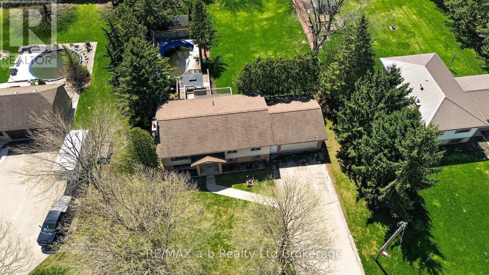 2487 Mossley Drive, Thames Centre, Ontario  N0L 1V0 - Photo 5 - X13053382