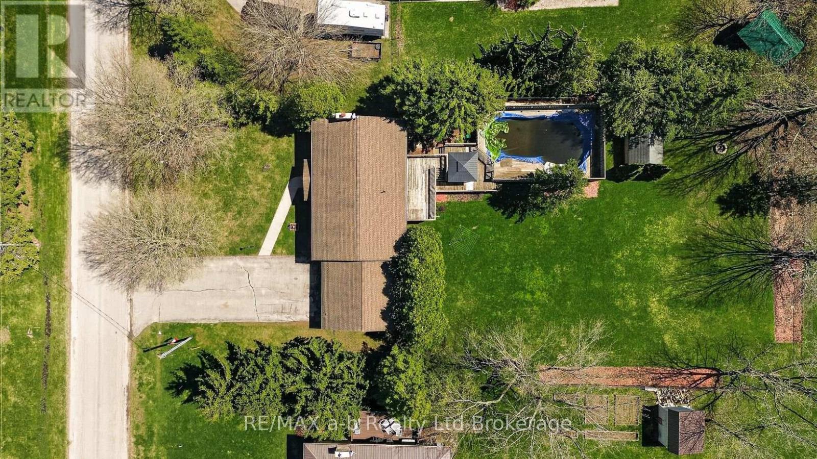 2487 Mossley Drive, Thames Centre, Ontario  N0L 1V0 - Photo 9 - X13053382