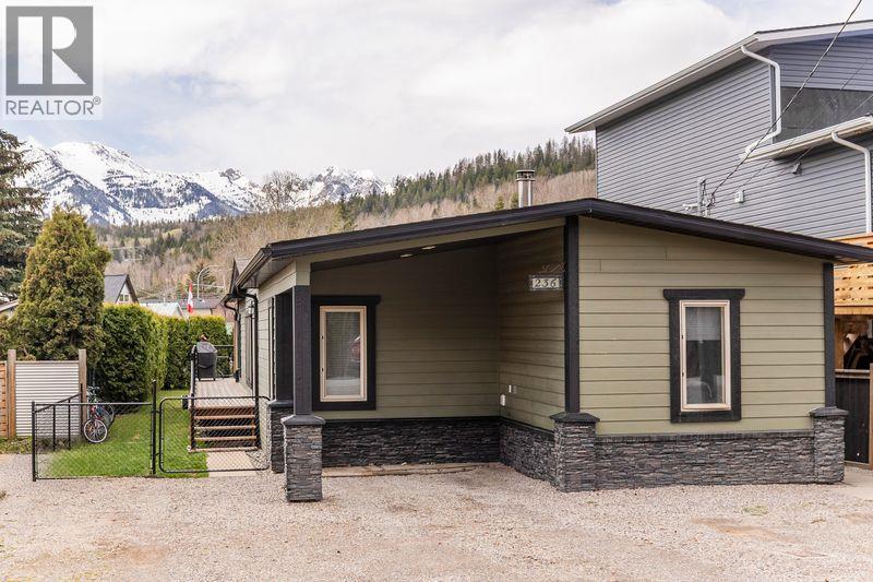 236 Riverside Drive, Fernie, British Columbia  V0B 1M1 - Photo 11 - 10385083