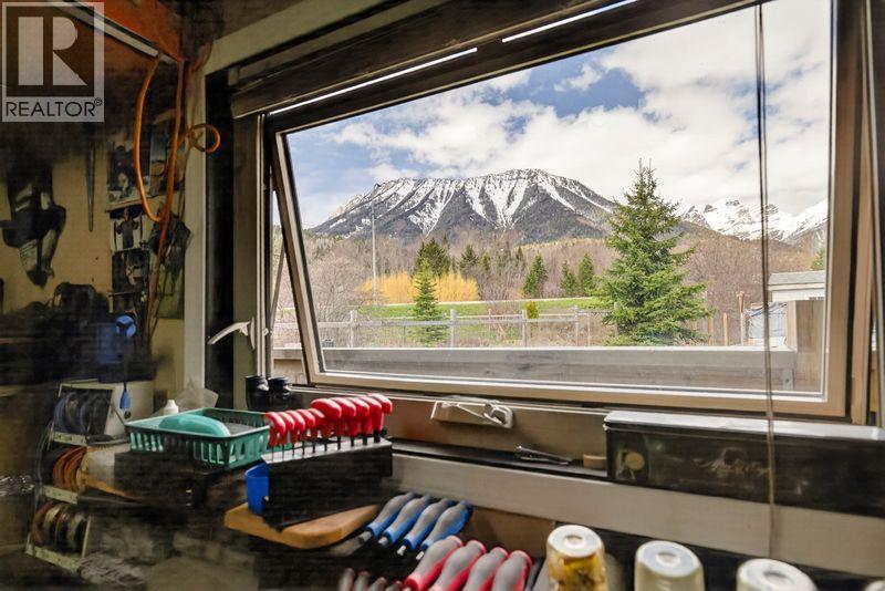 236 Riverside Drive, Fernie, British Columbia  V0B 1M1 - Photo 8 - 10385083