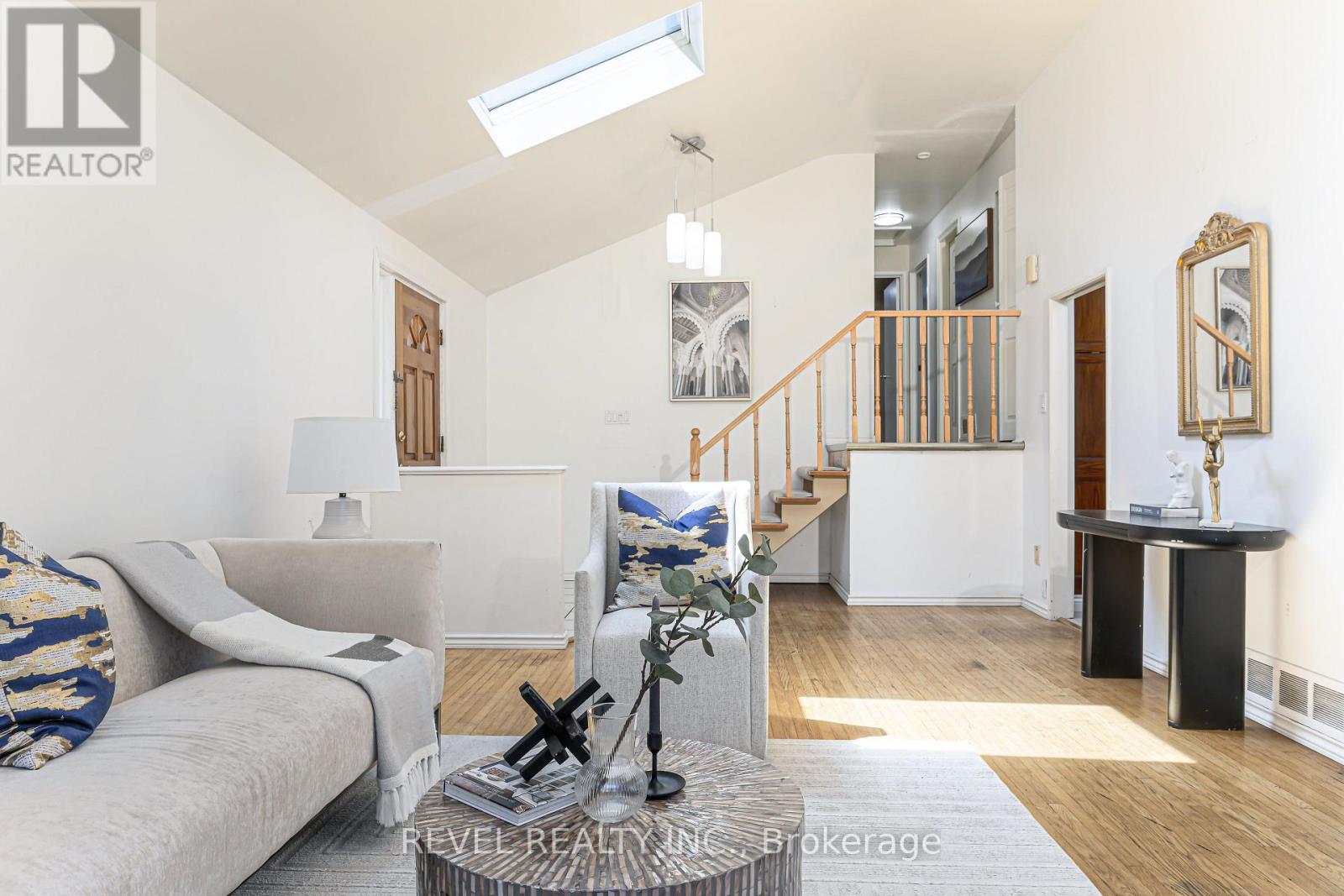 4 Oakley Boulevard, Toronto, Ontario  M1P 3P2 - Photo 10 - E13053334