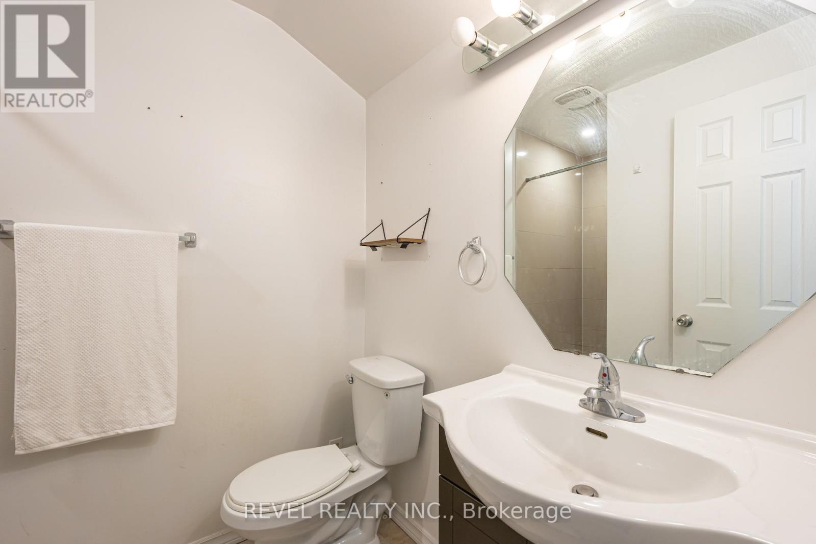 4 Oakley Boulevard, Toronto, Ontario  M1P 3P2 - Photo 16 - E13053334