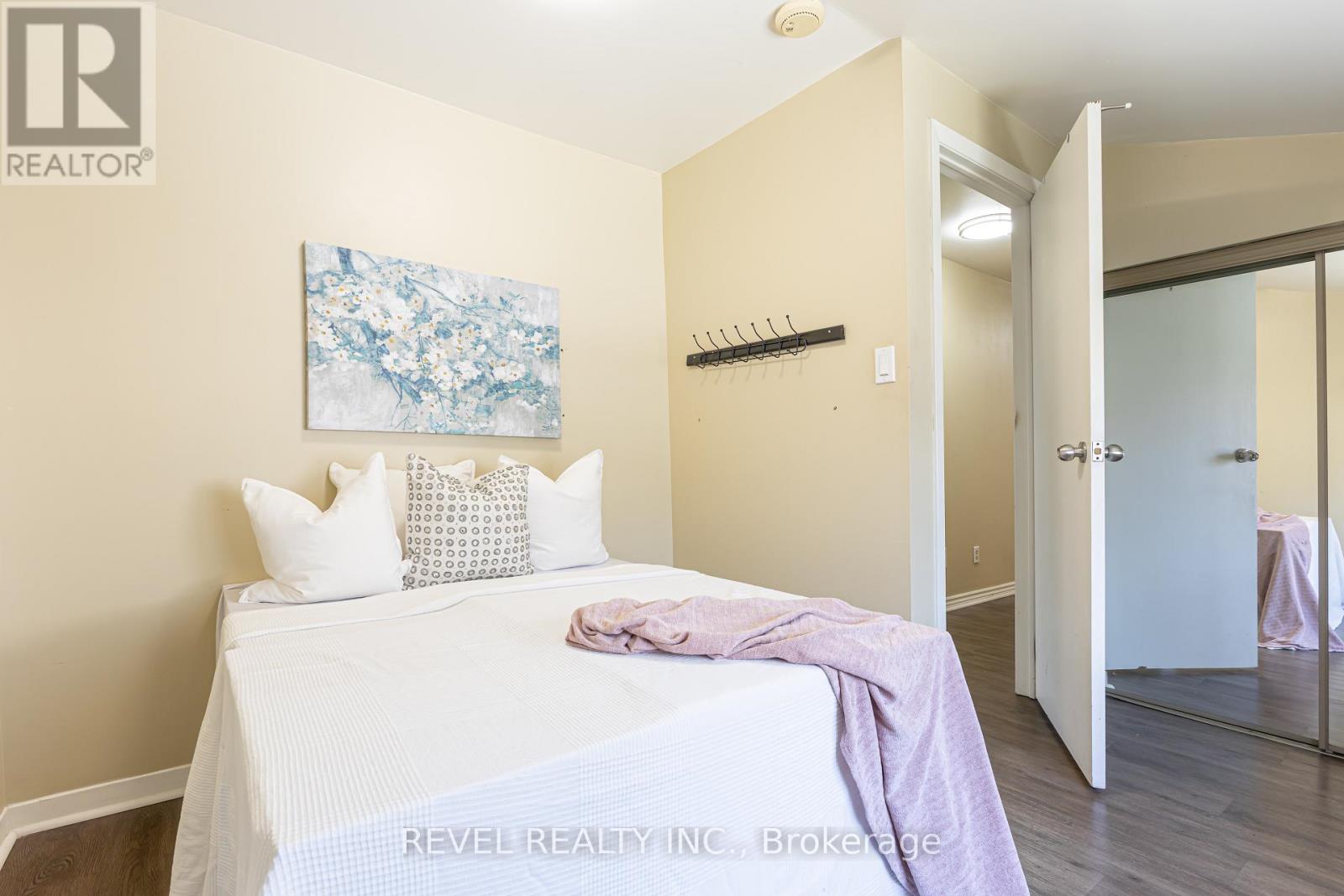 4 Oakley Boulevard, Toronto, Ontario  M1P 3P2 - Photo 20 - E13053334