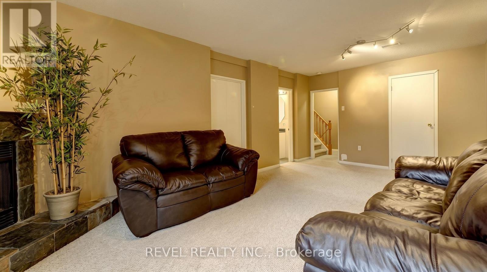 4 Oakley Boulevard, Toronto, Ontario  M1P 3P2 - Photo 22 - E13053334