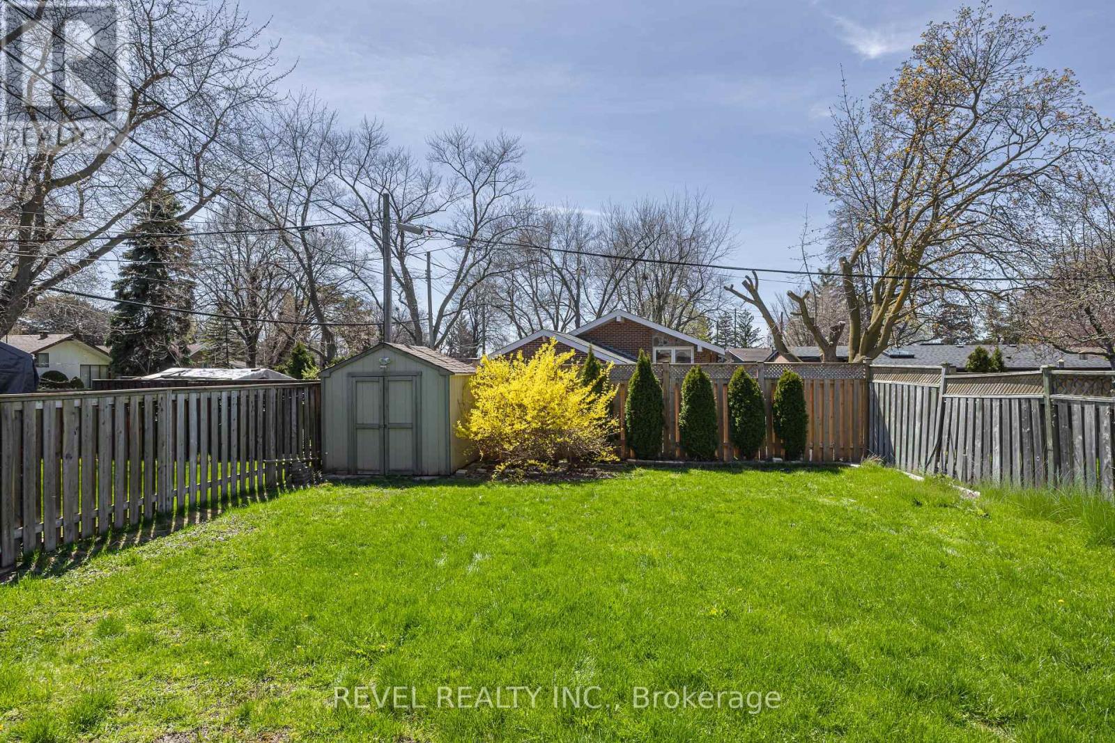 4 Oakley Boulevard, Toronto, Ontario  M1P 3P2 - Photo 26 - E13053334