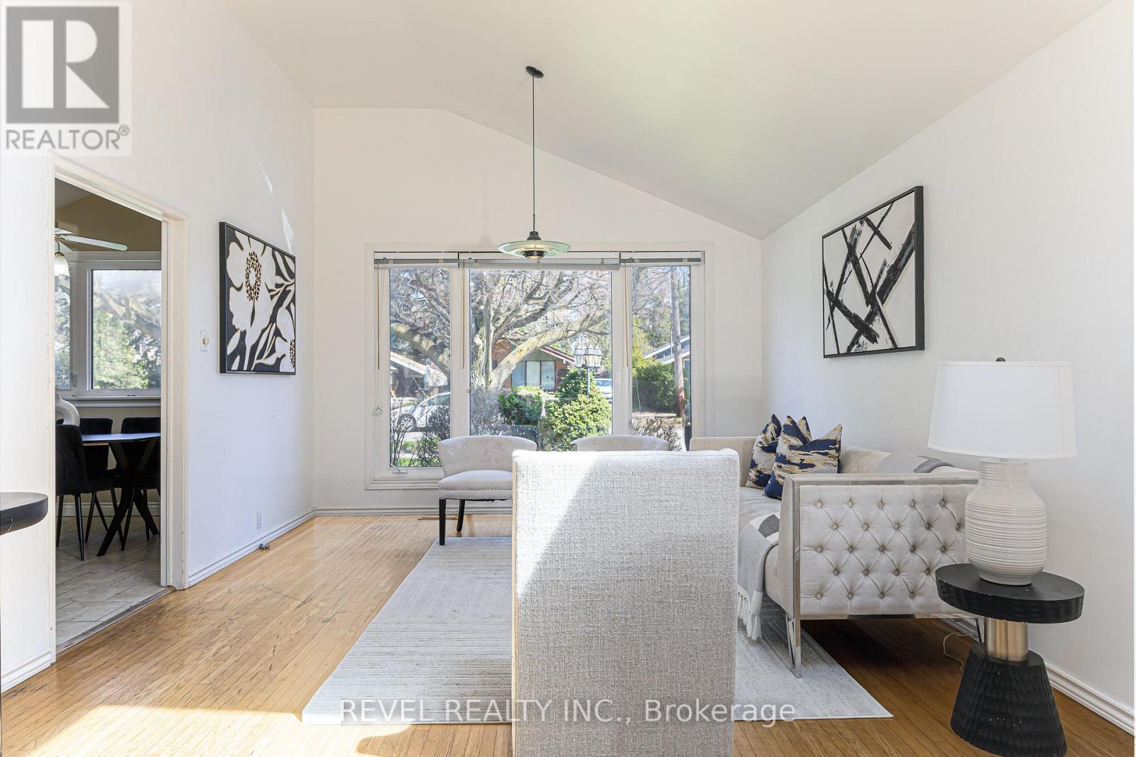 4 Oakley Boulevard, Toronto, Ontario  M1P 3P2 - Photo 5 - E13053334