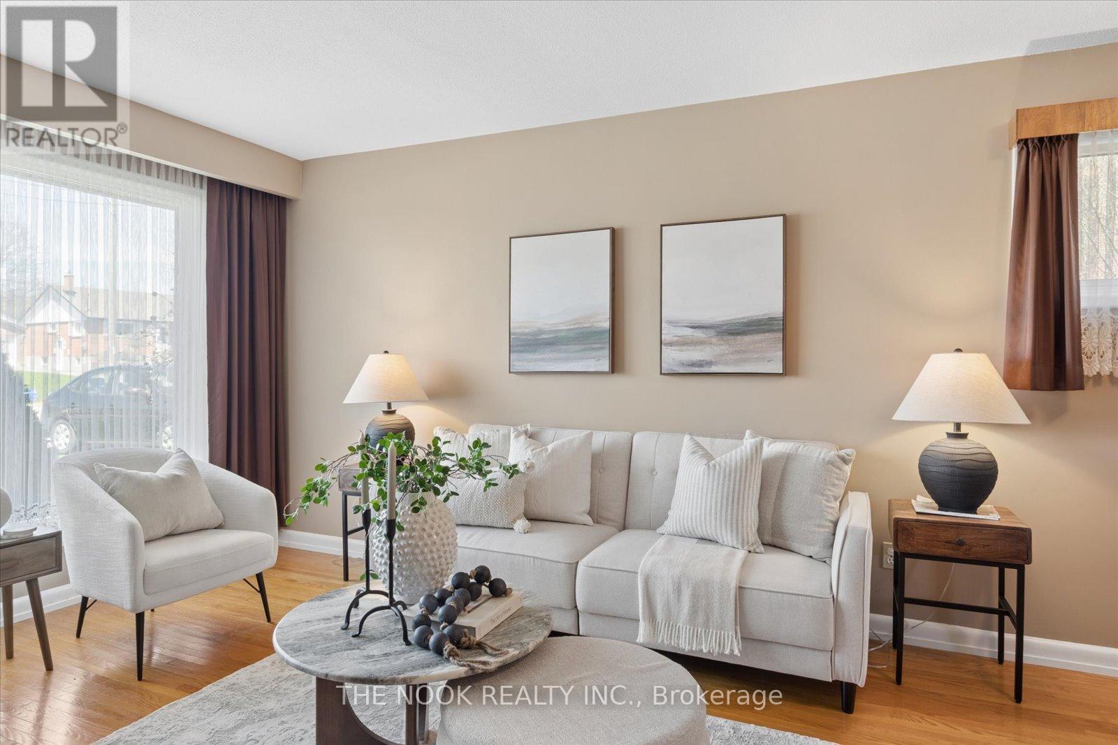 645 Annapolis Avenue, Oshawa, Ontario  L1J 2Z3 - Photo 3 - E13053482