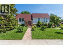 24 BRIAR KNOLL Place, Kitchener, Ontario