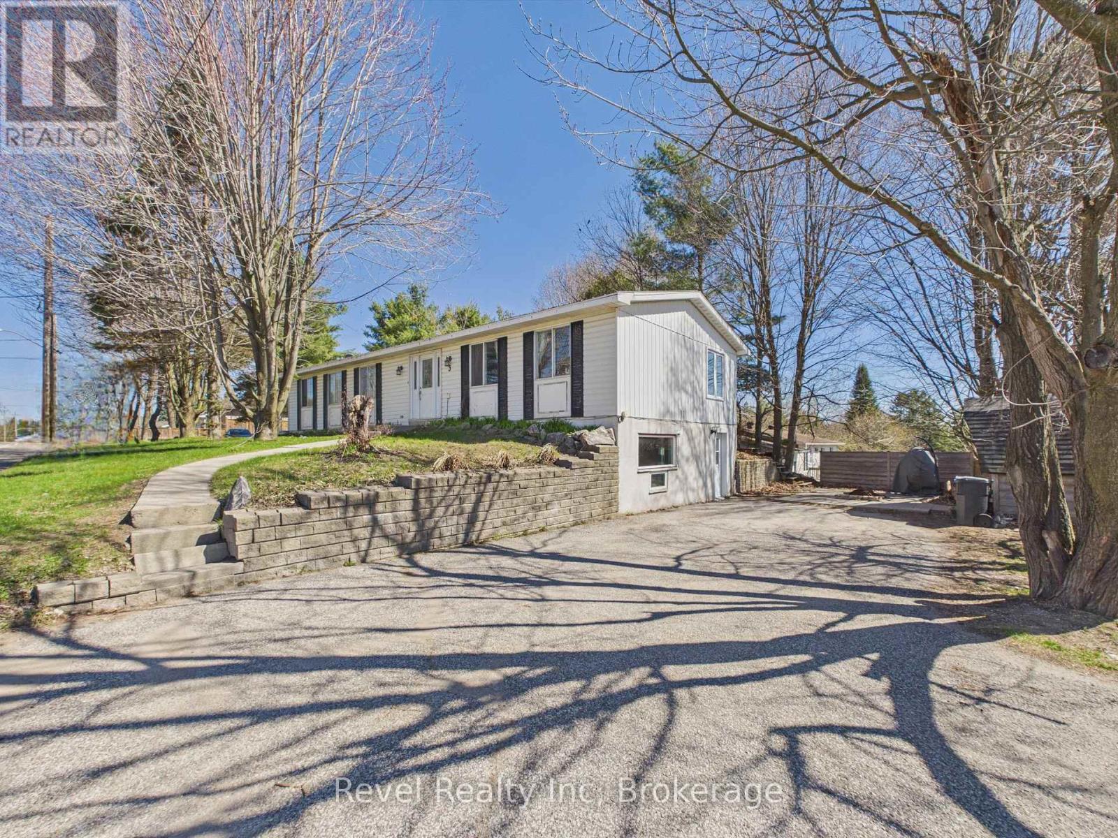 3 Wellington Street, Bracebridge, Ontario  P1L 1E8 - Photo 4 - X13053256